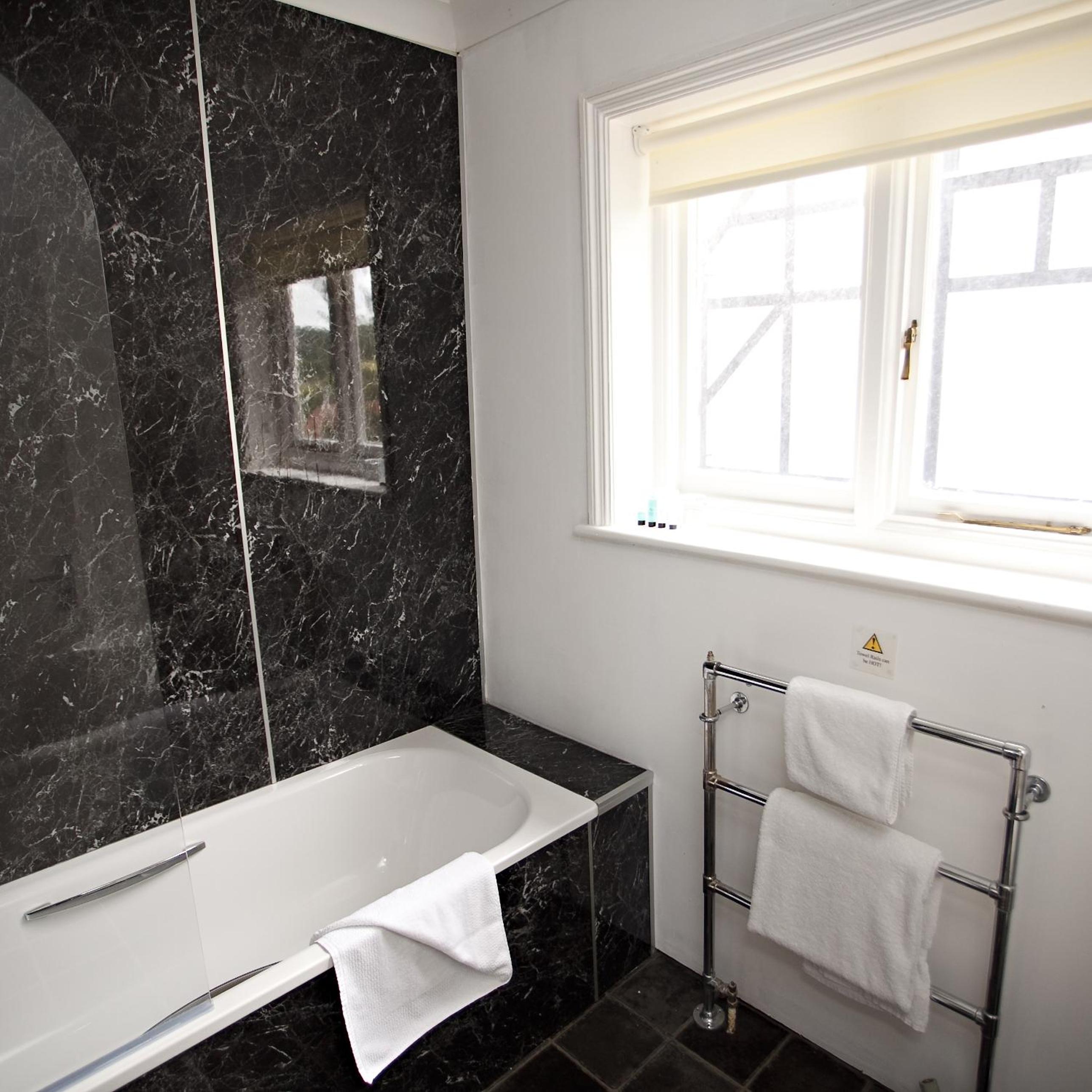 Standard Double or Twin Room - Photo 3