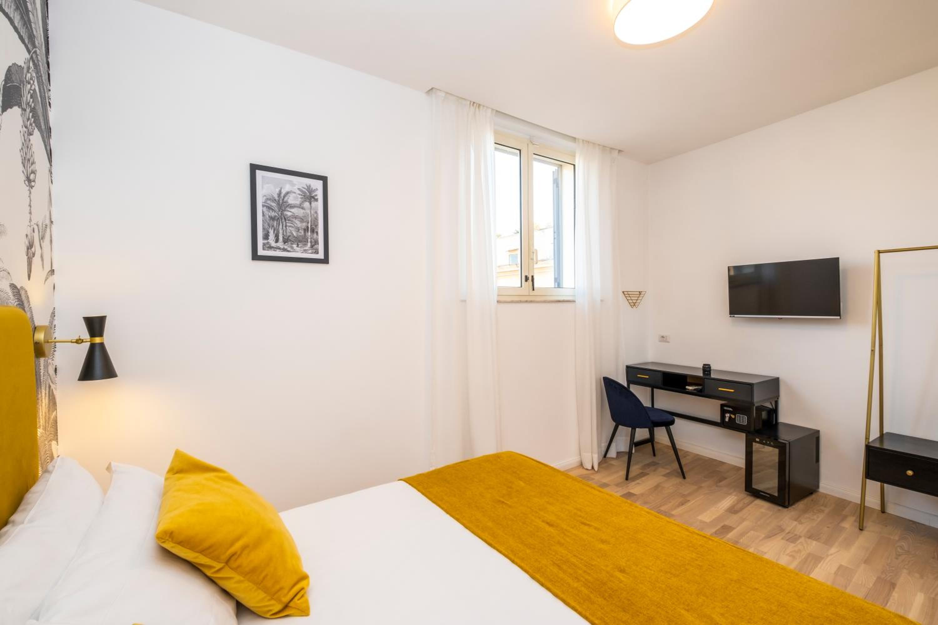 Double Room with Private External Bathroom photo 2