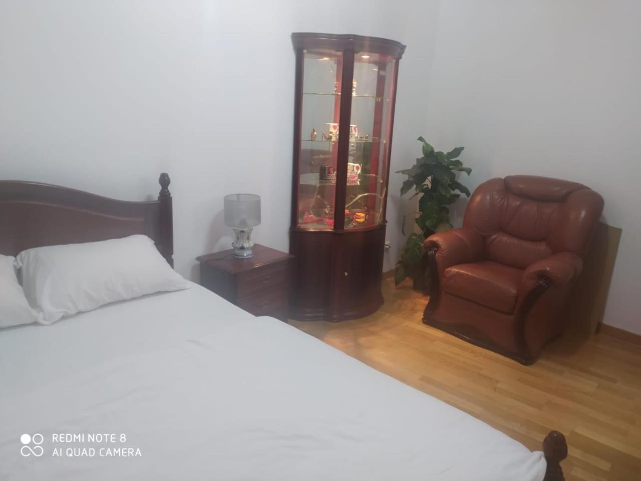 Double Room - Photo 9