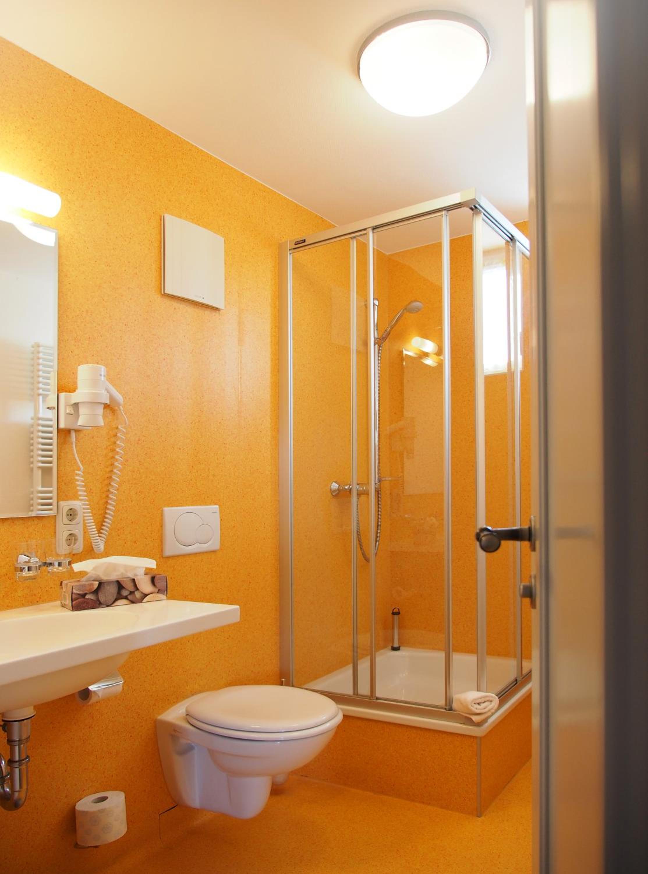 Standard Double Room - Photo 2