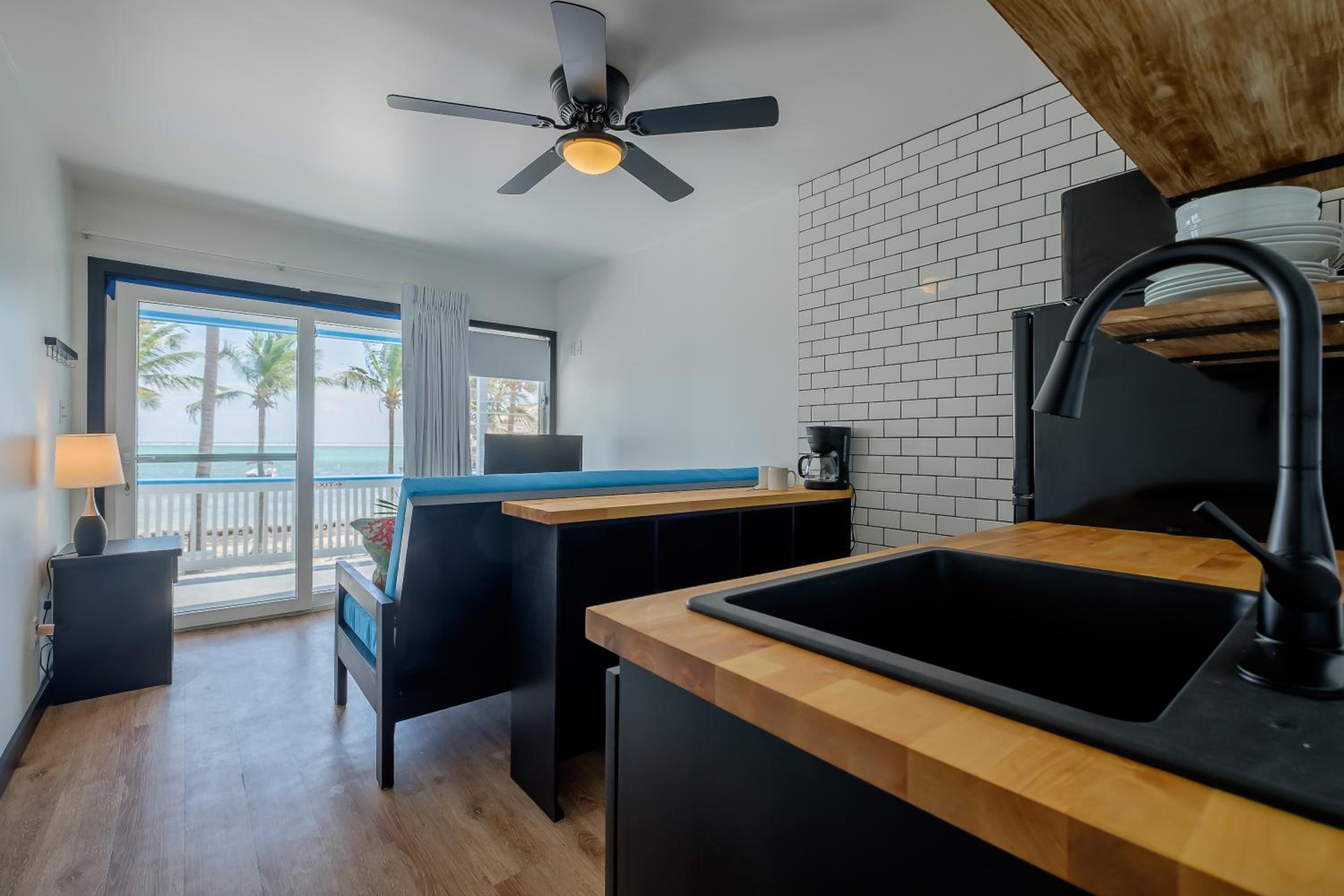 Suite 2 photo 1