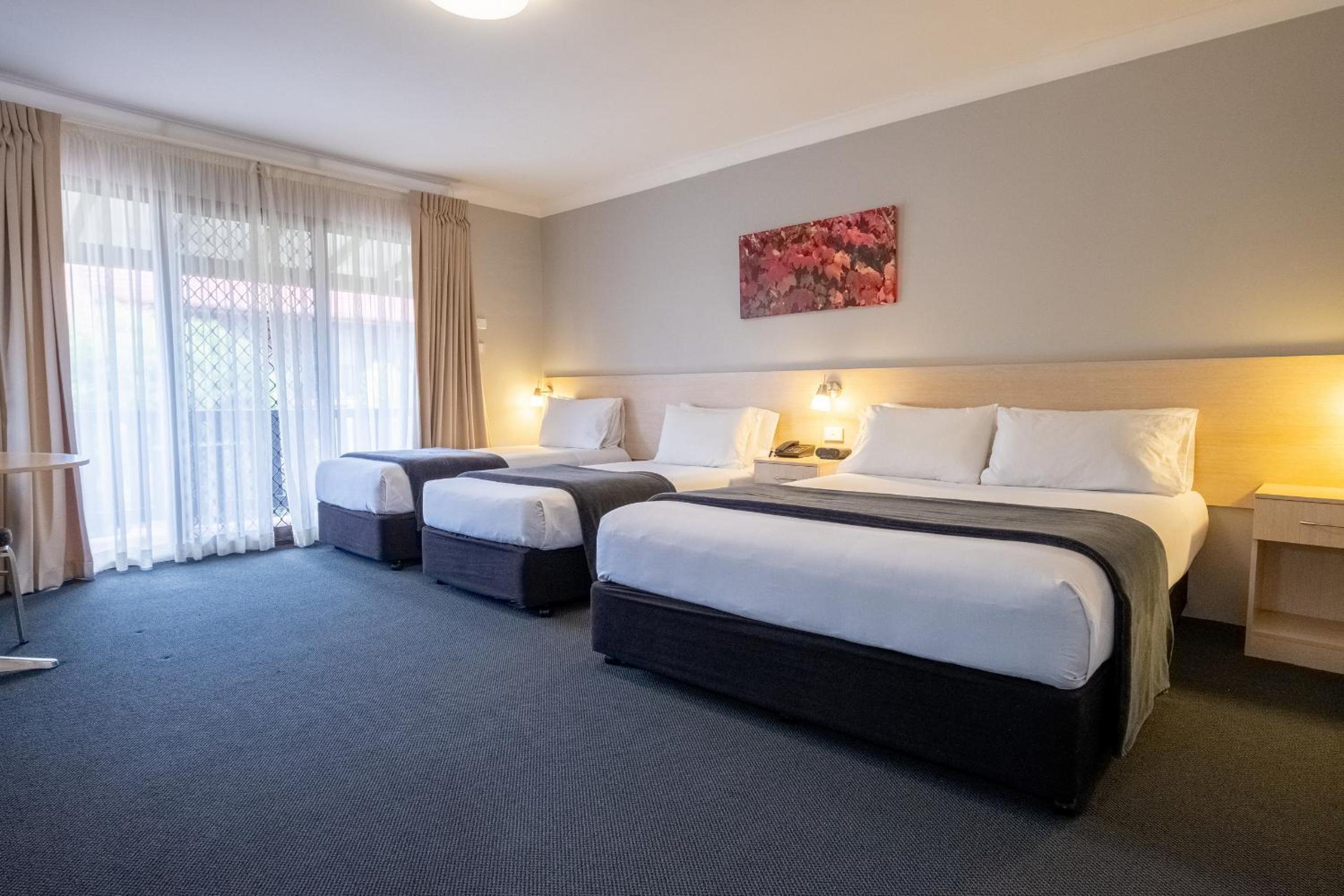 Executive Triple Room with Balcony  photo 3