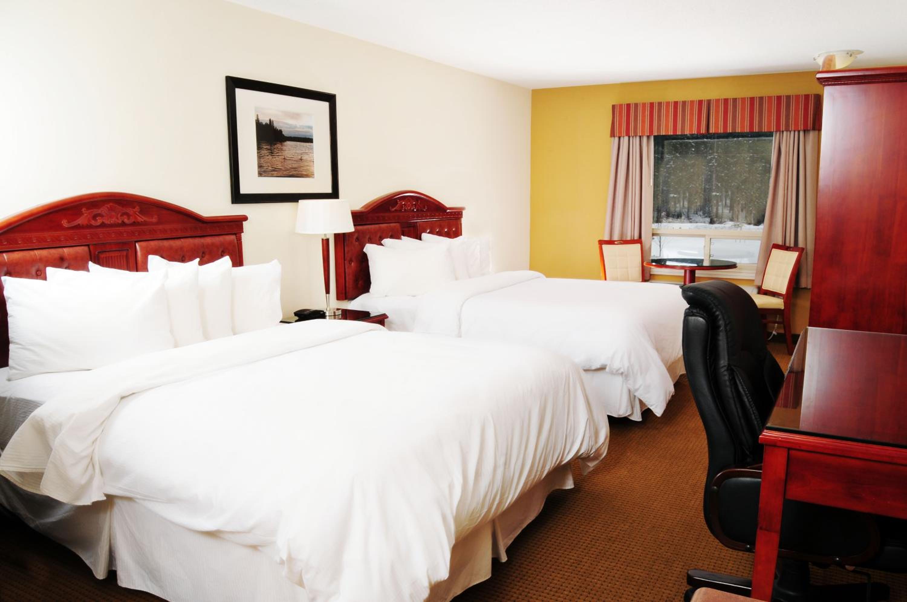 Deluxe Queen Room with Two Queen Beds photo 1