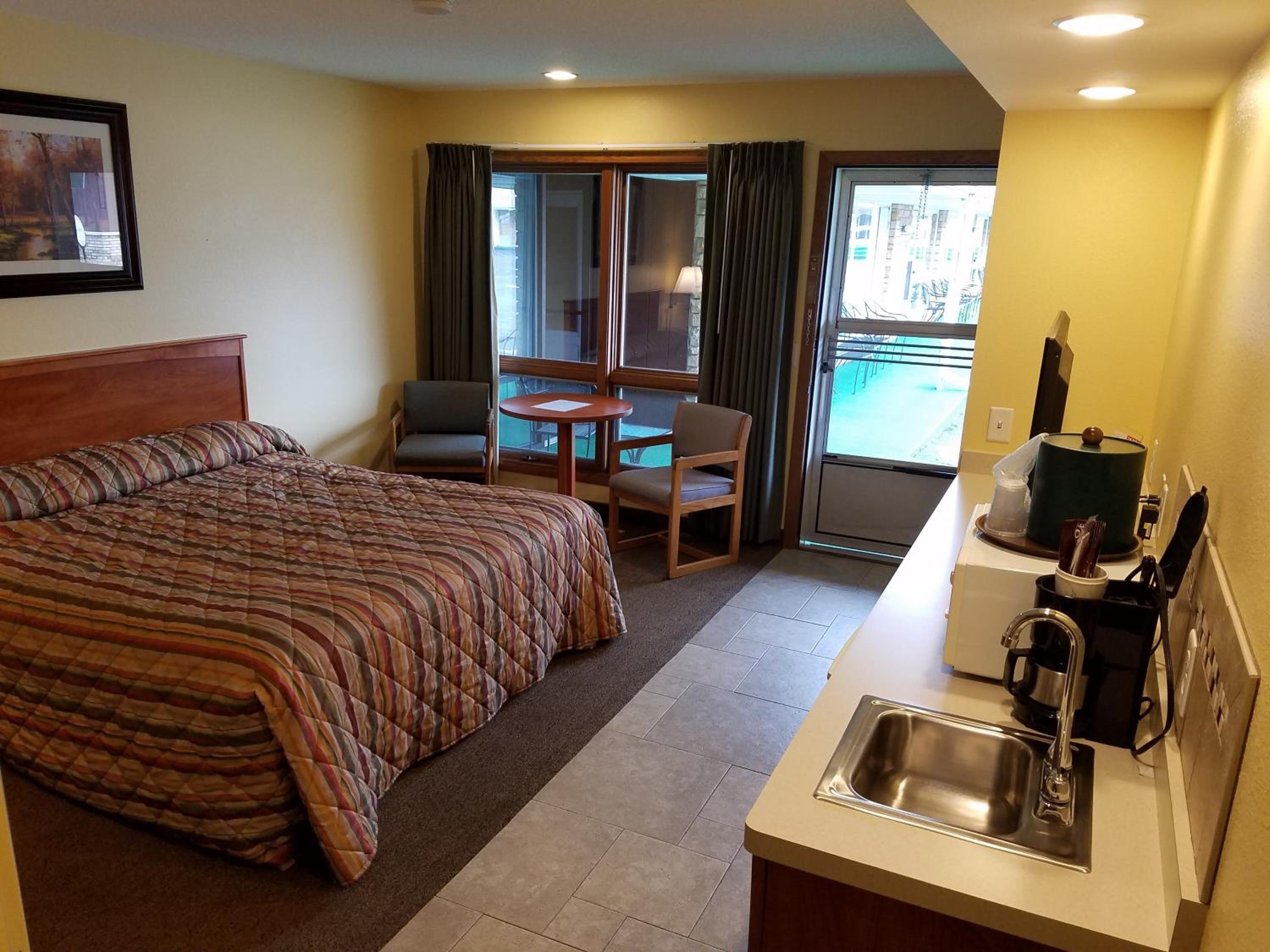 Deluxe King Room - Photo 1