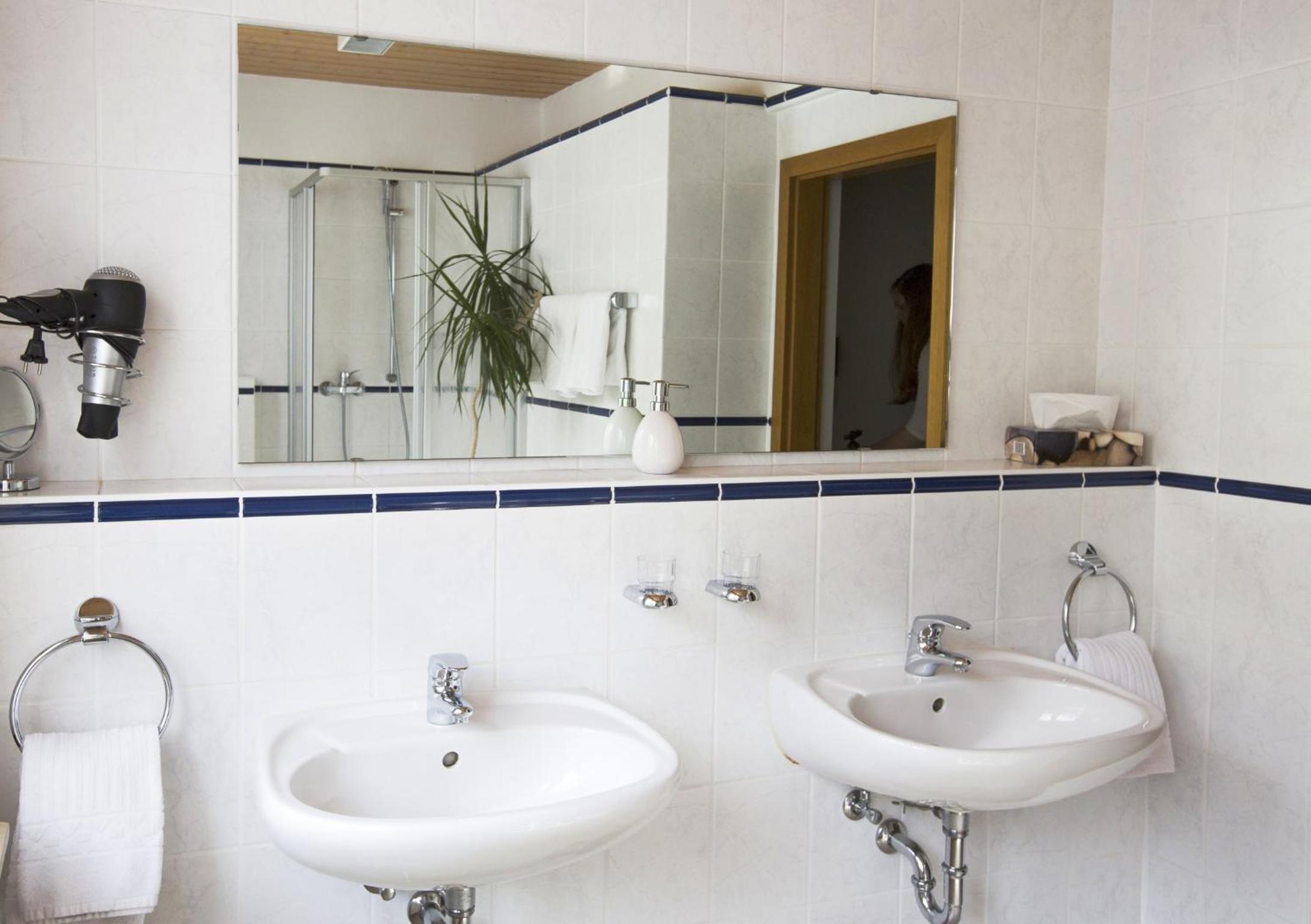 Triple Room - Photo 12