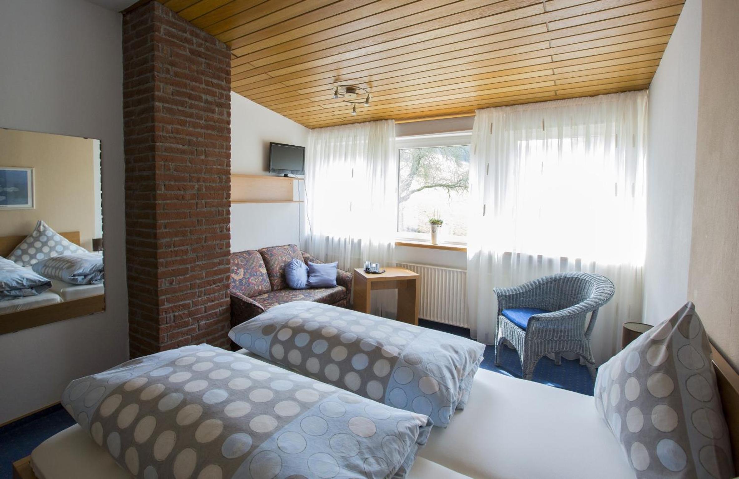 Double Room - Photo 10