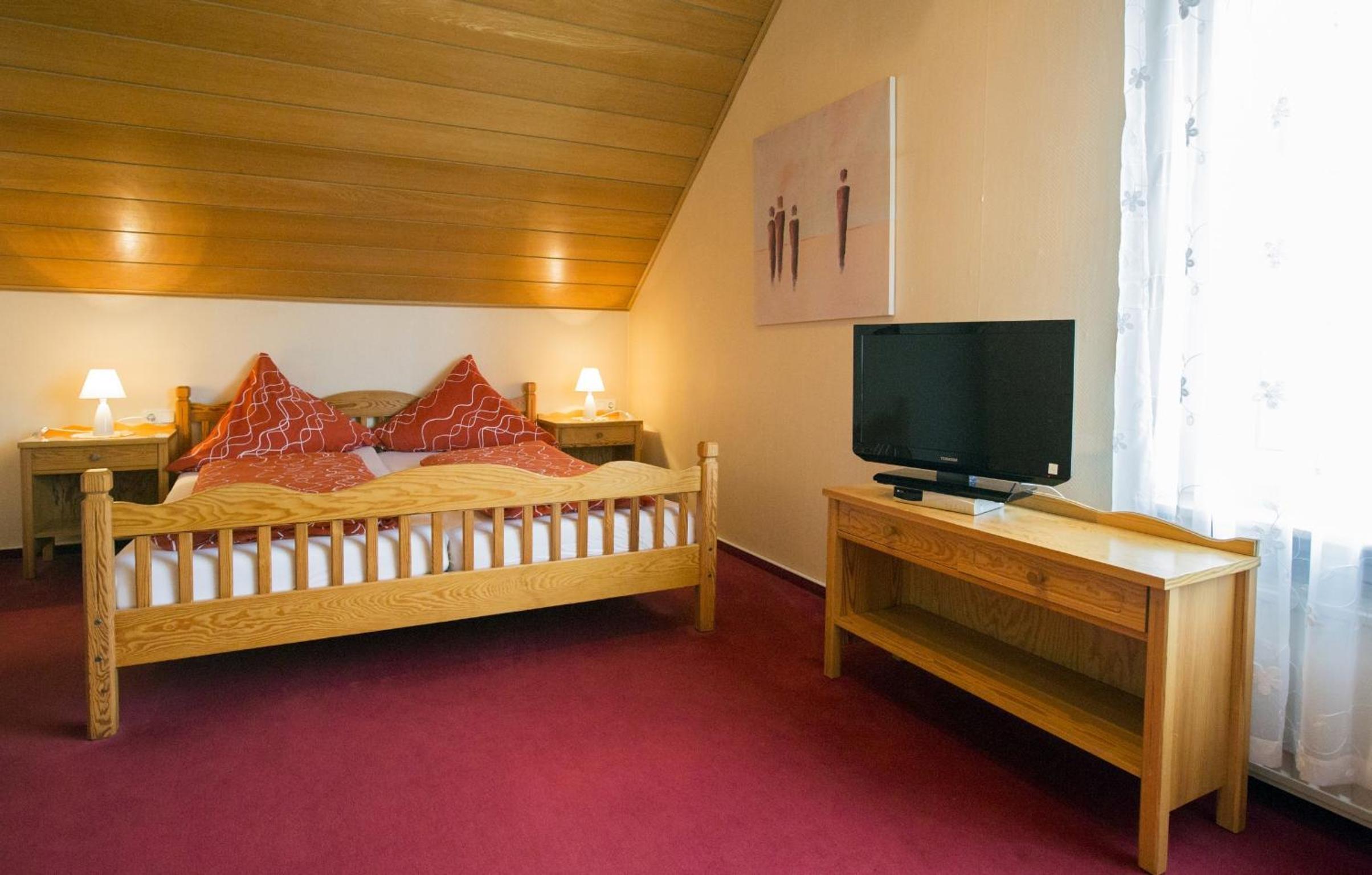 Double Room - Photo 6