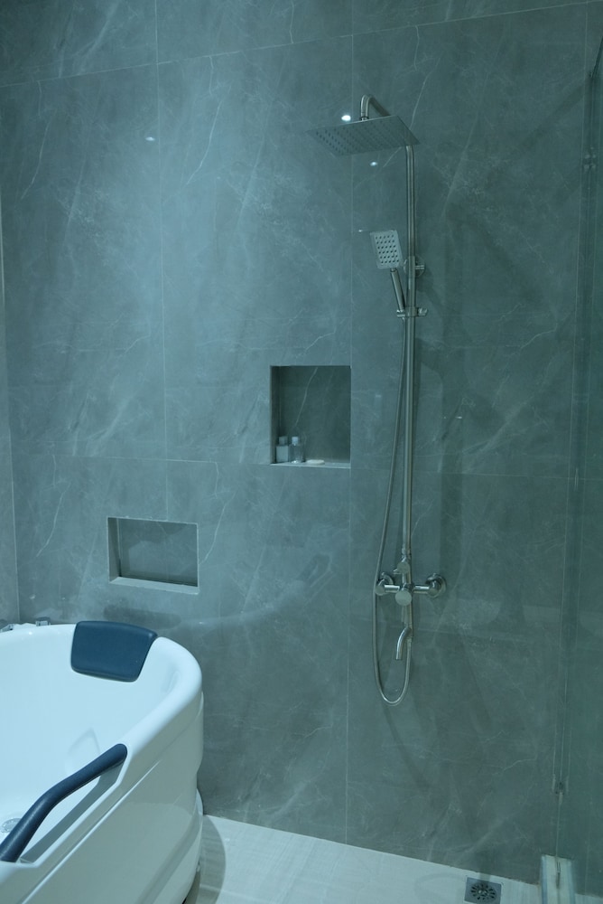 Premier Suite - Photo 6