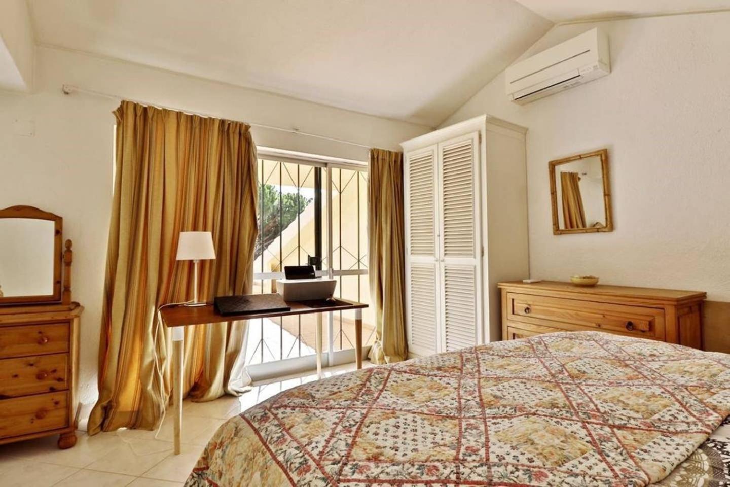 Four-Bedroom Villa photo 2