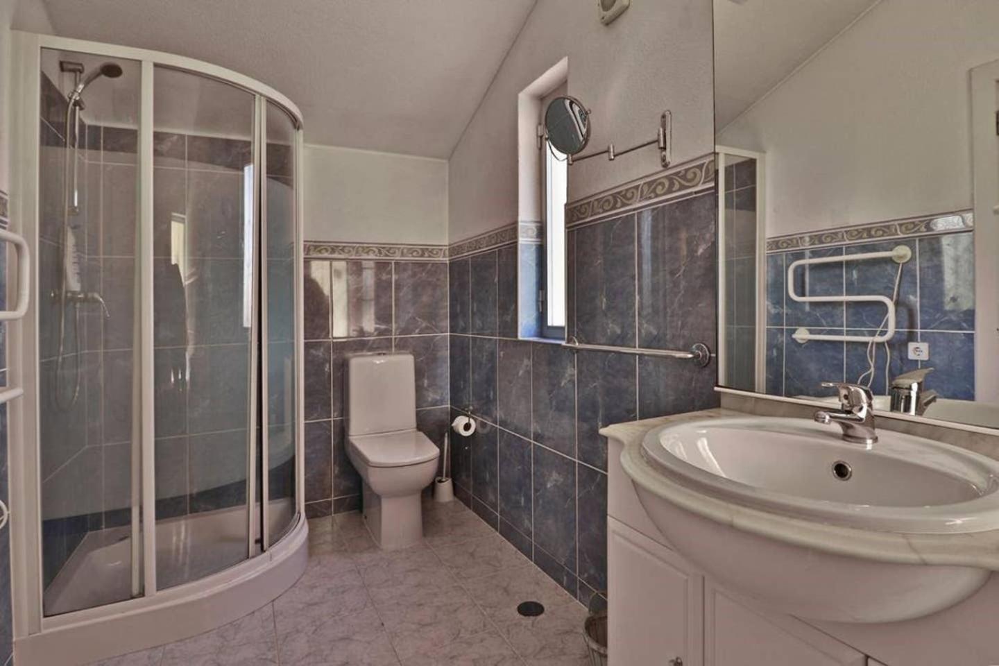 Four-Bedroom Villa photo 2