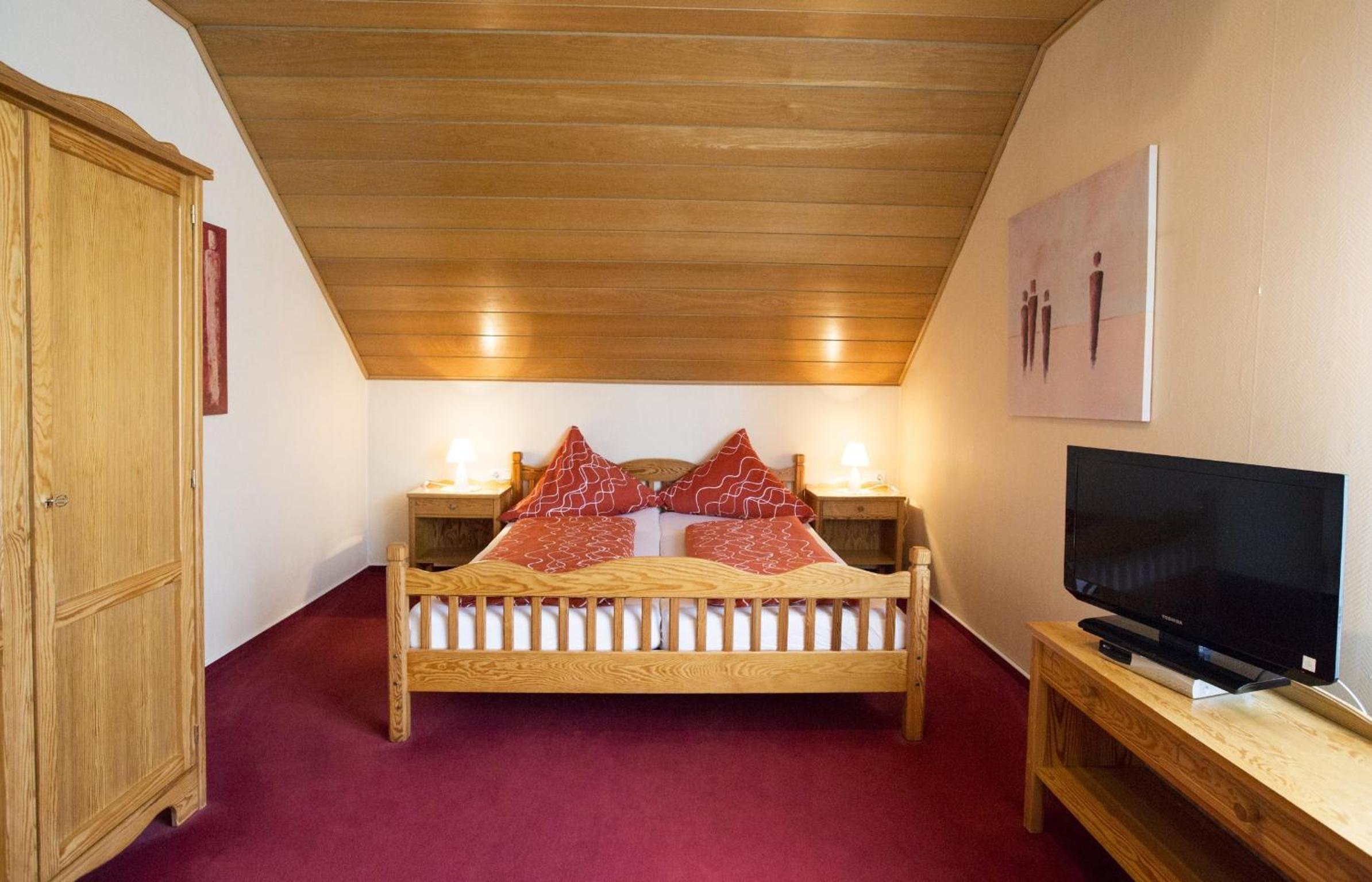 Double Room - Photo 5
