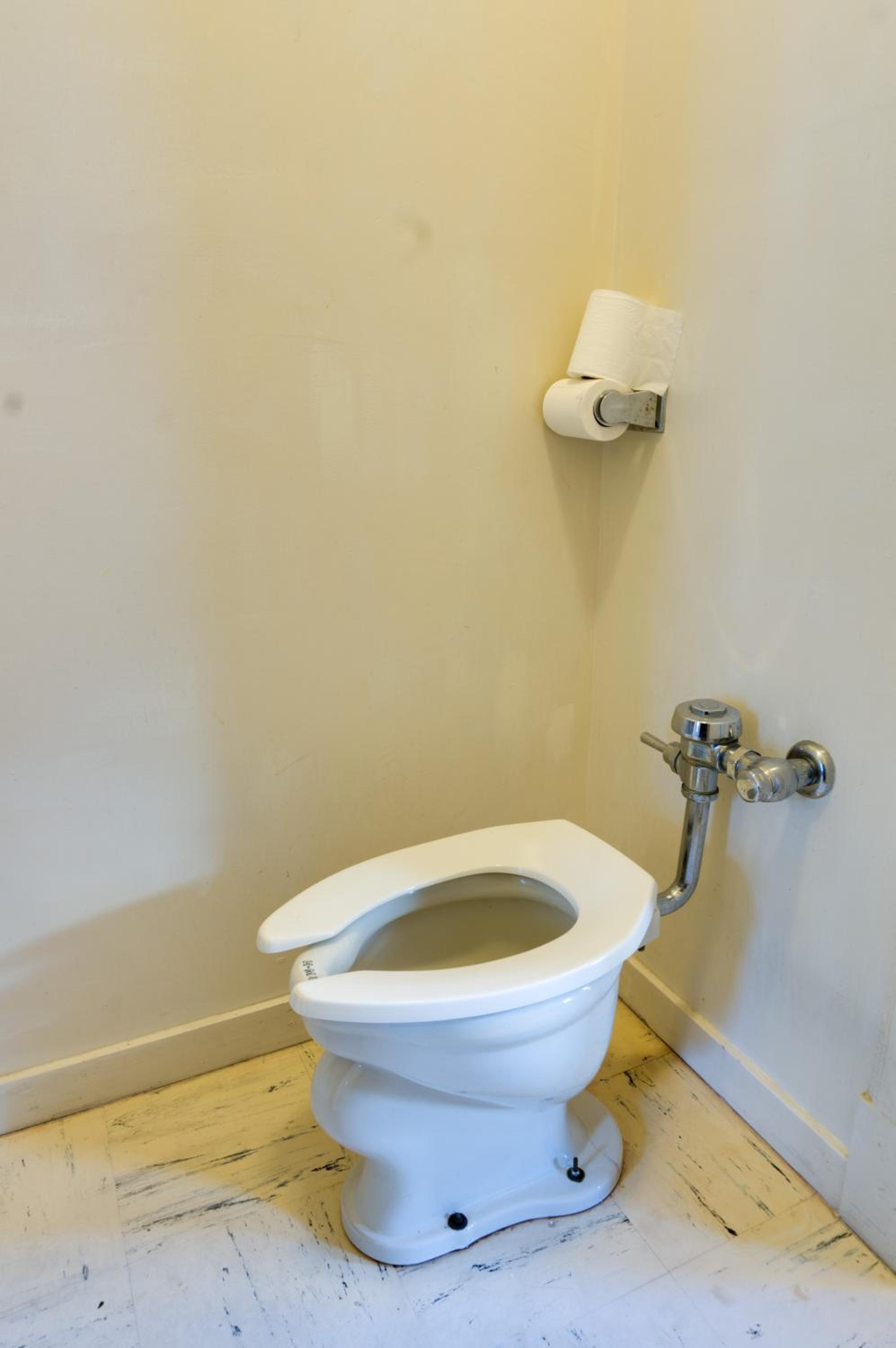 Standard Room with One Double Bed - Photo 6
