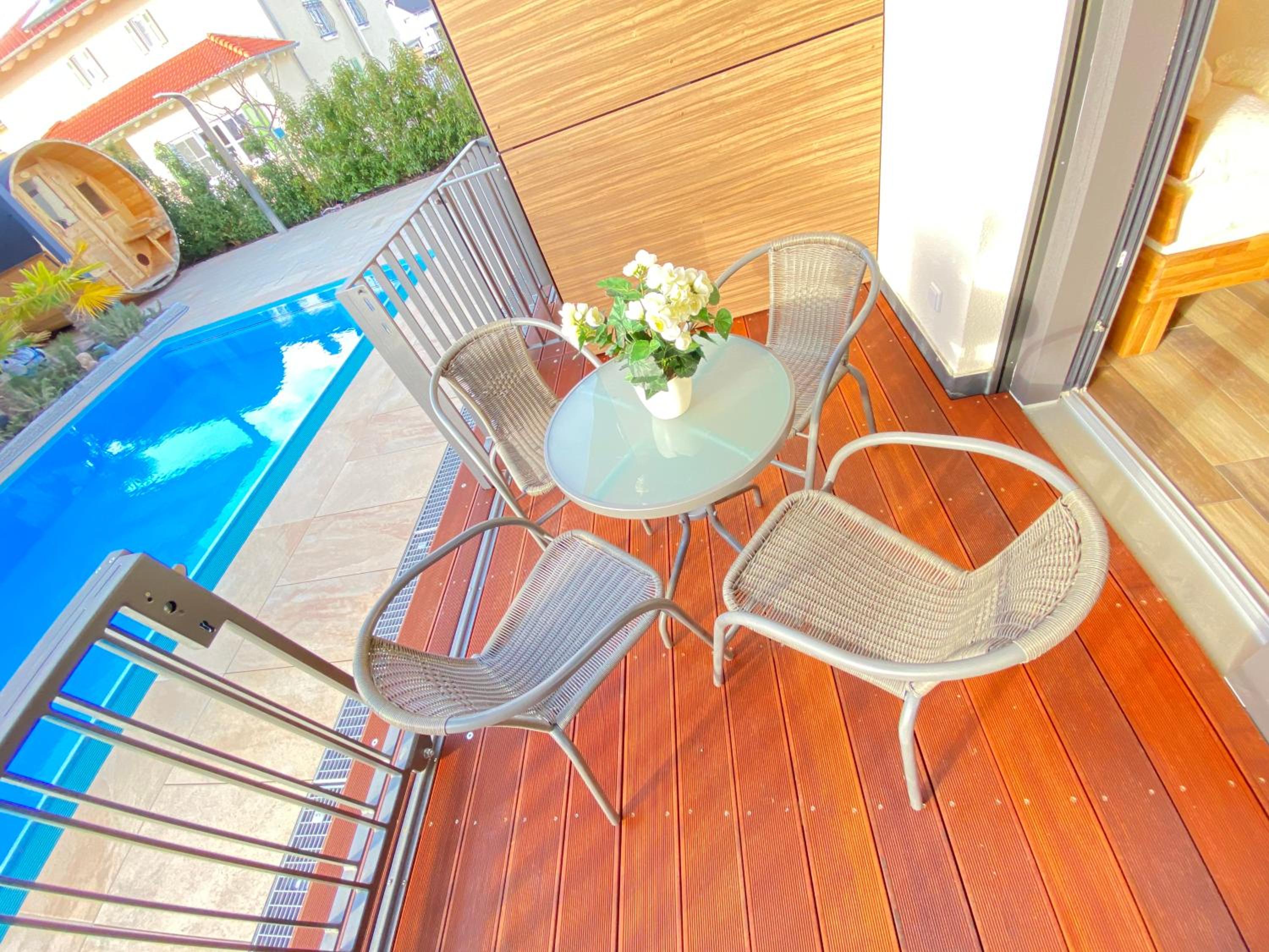 Family Room - Disability Access - Photo 12