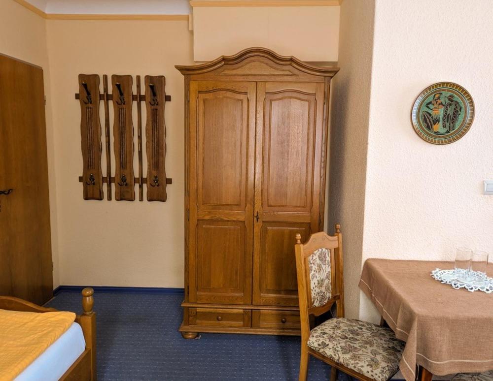 Twin Room with Shower photo 3