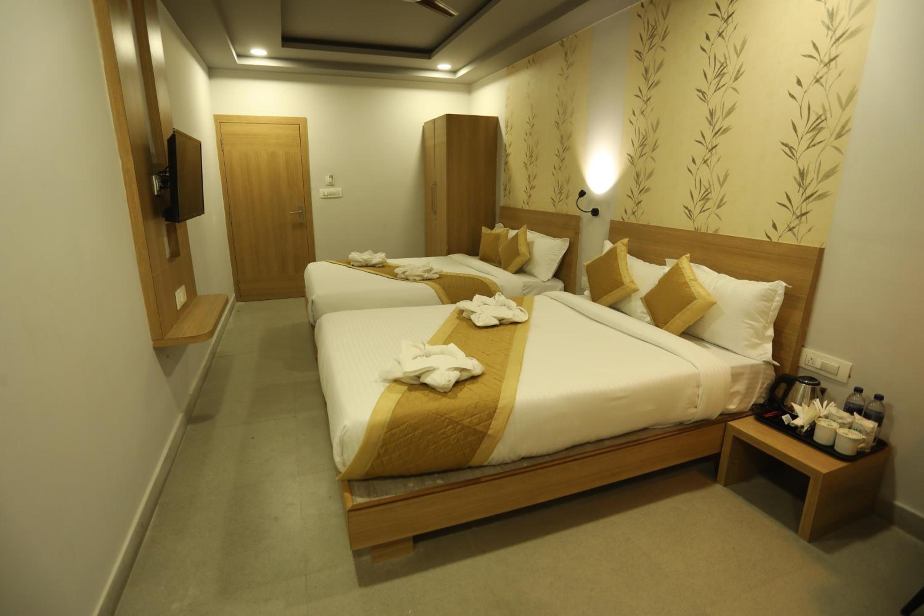 Deluxe Family Room - Photo 2