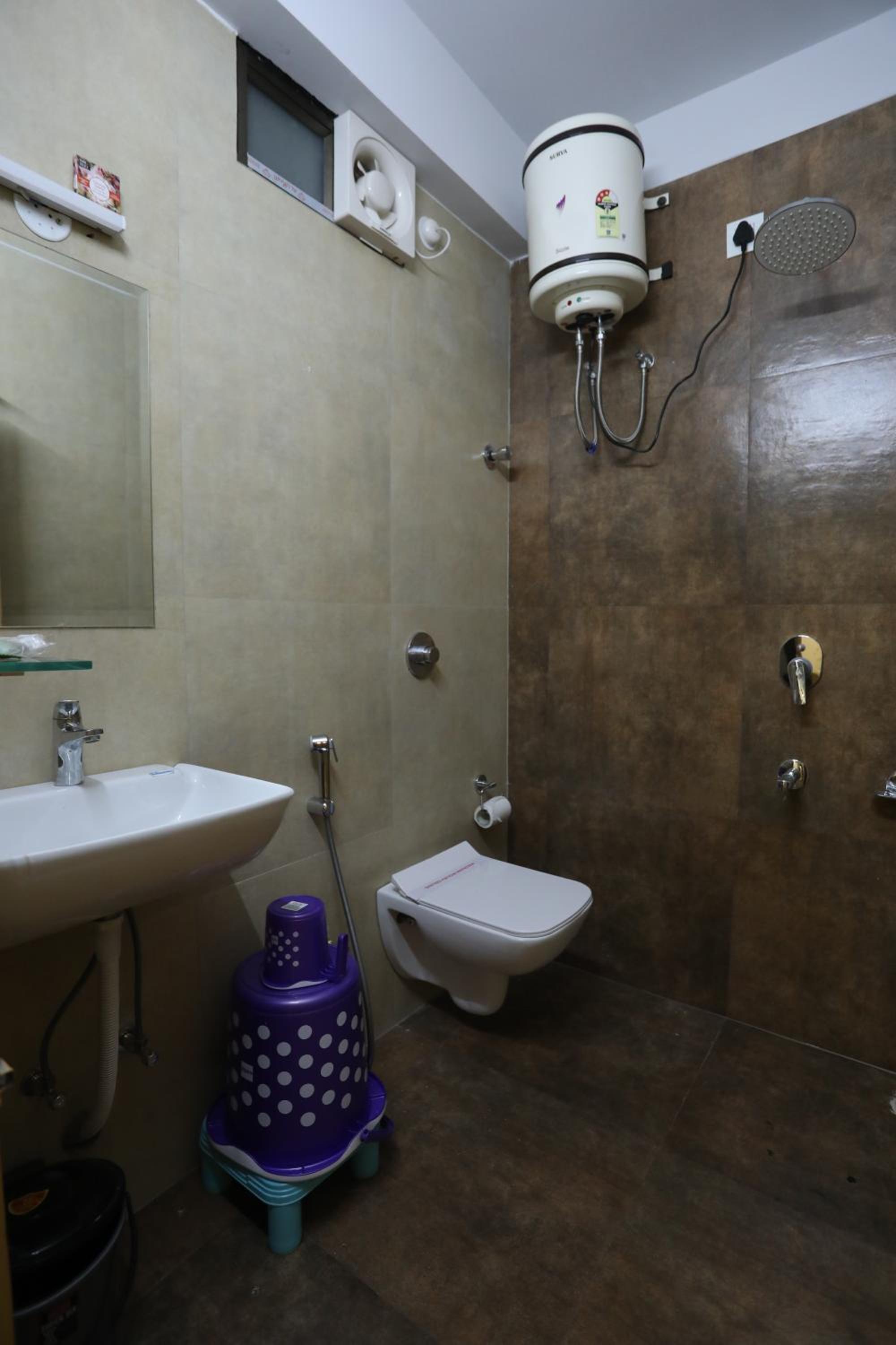 Double Room - Photo 13