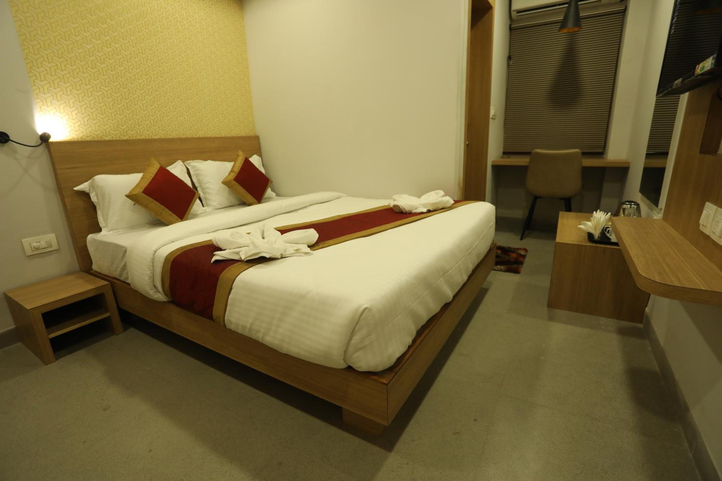 Double Room - Photo 12