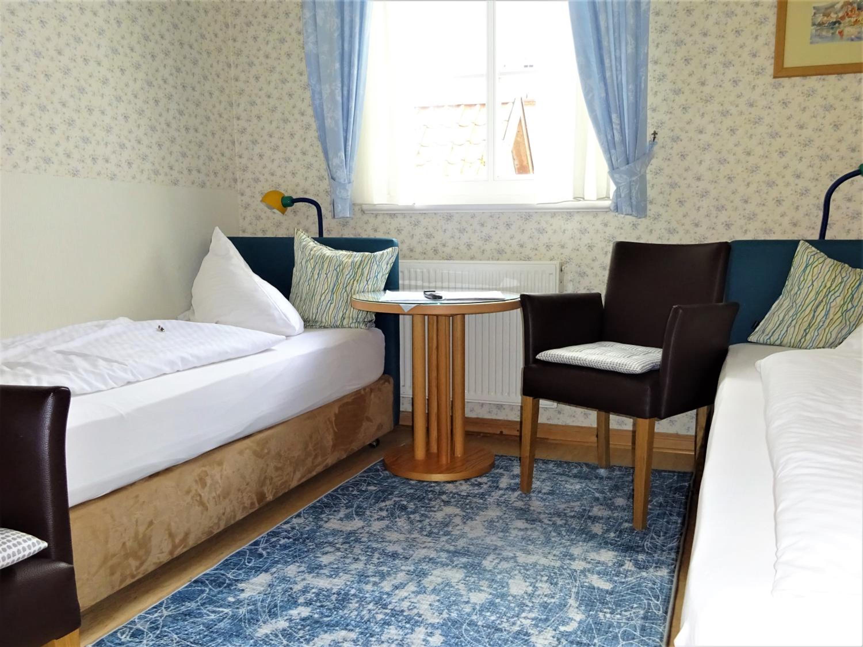 Small Twin Room photo 1