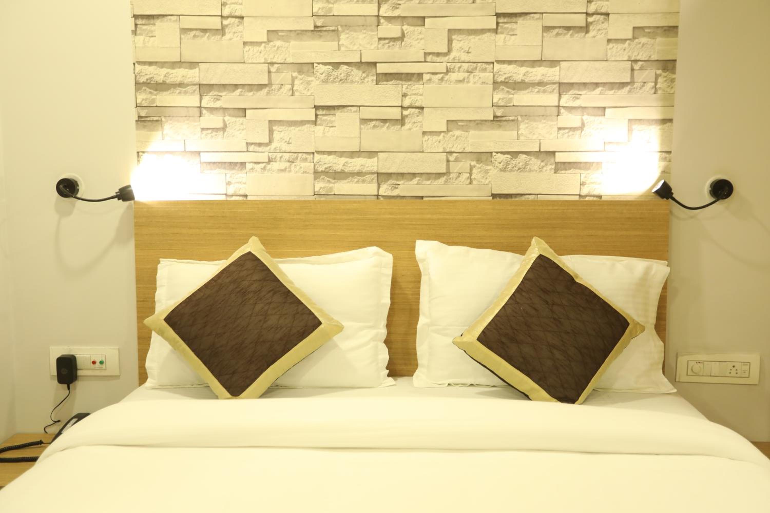Double Room - Photo 14