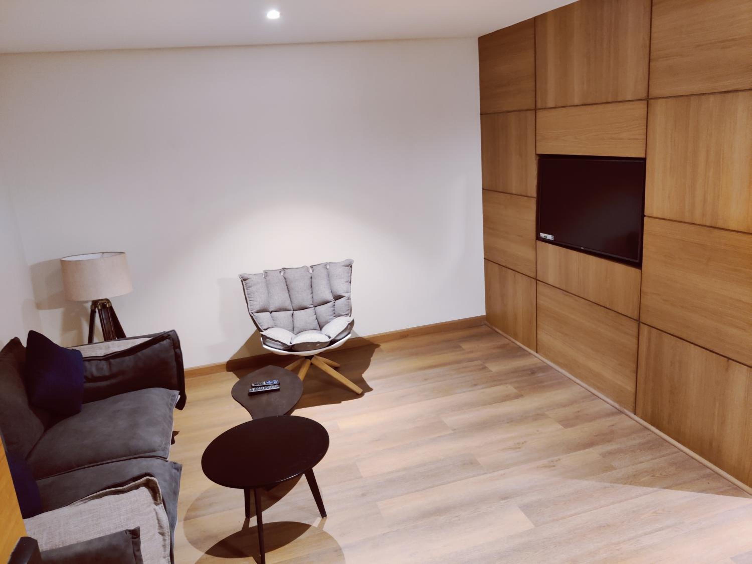 Hazel Suite - Photo 3