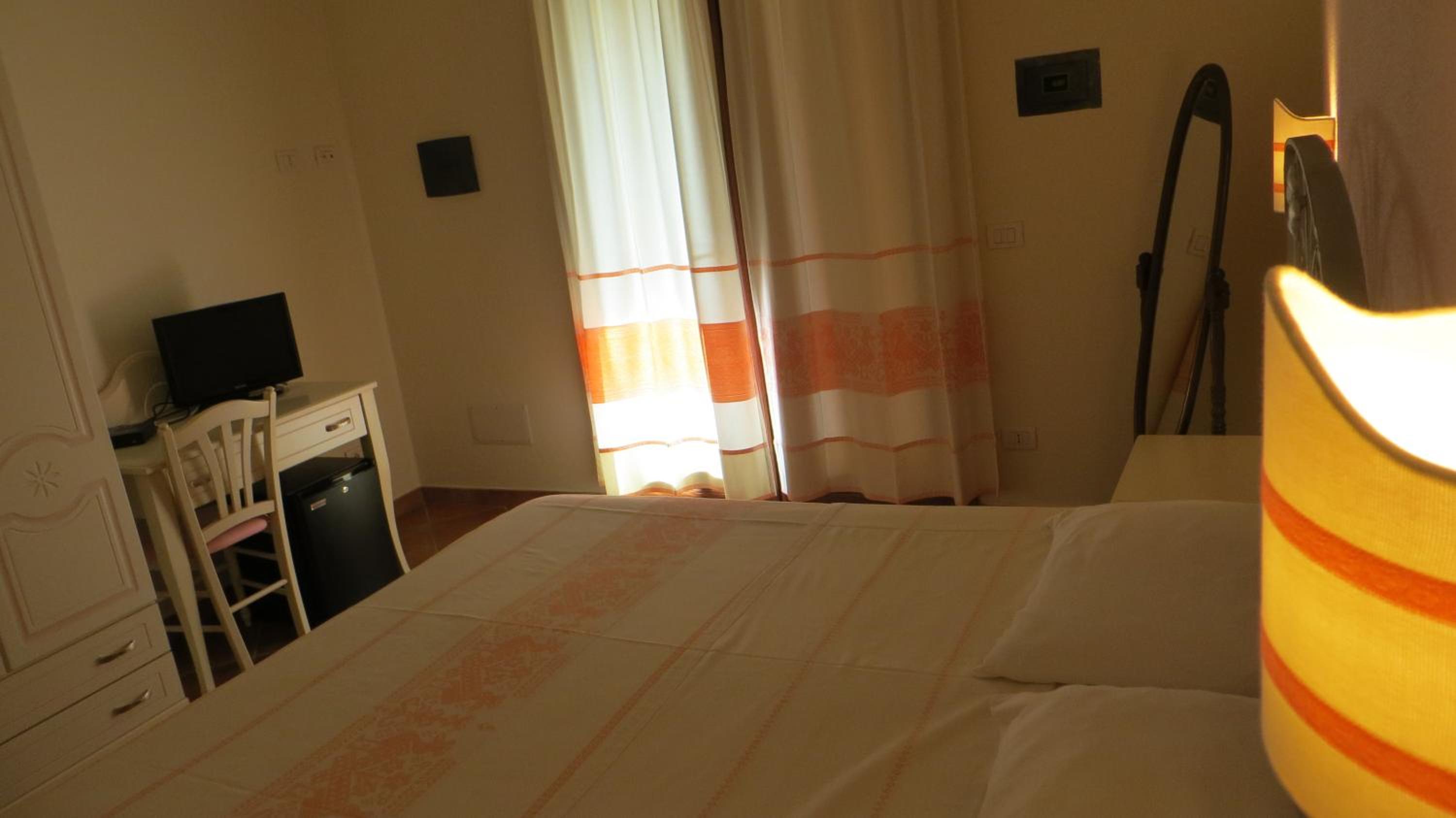 Standard Triple Room photo 2