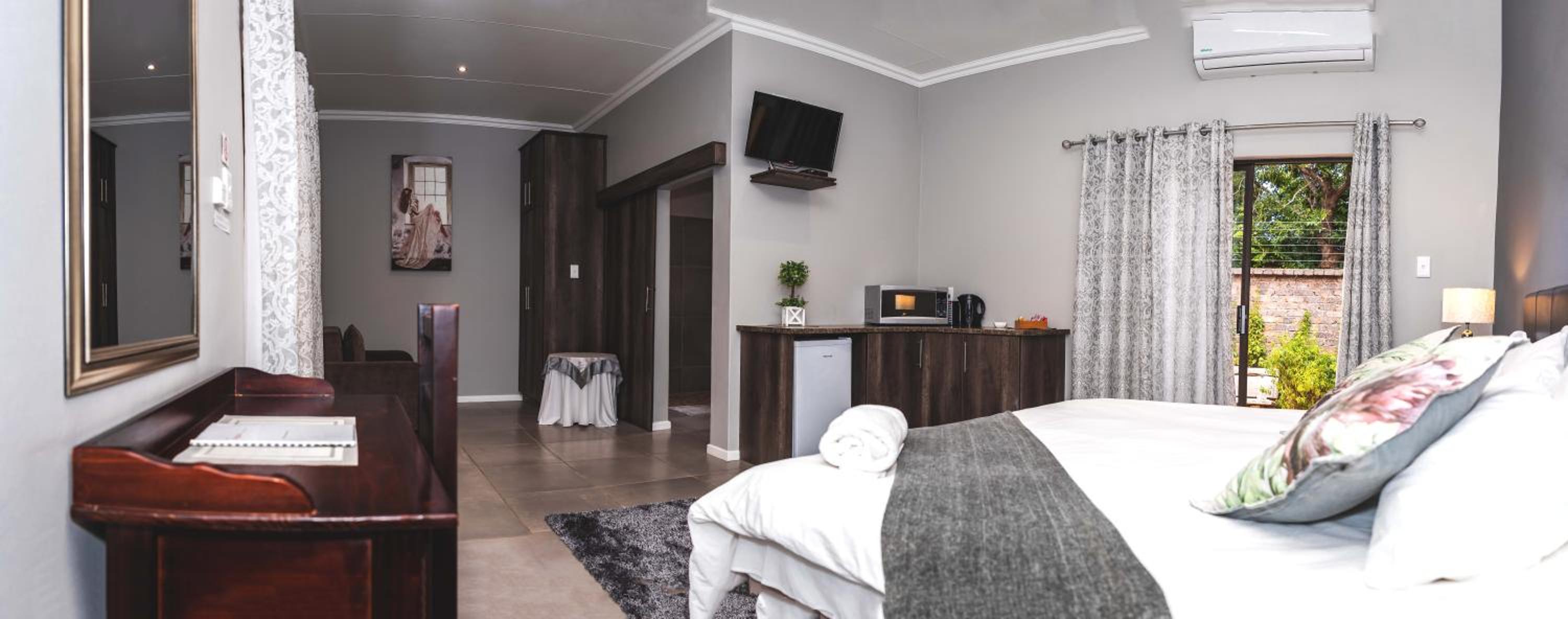Family Room with Shower - Photo 8