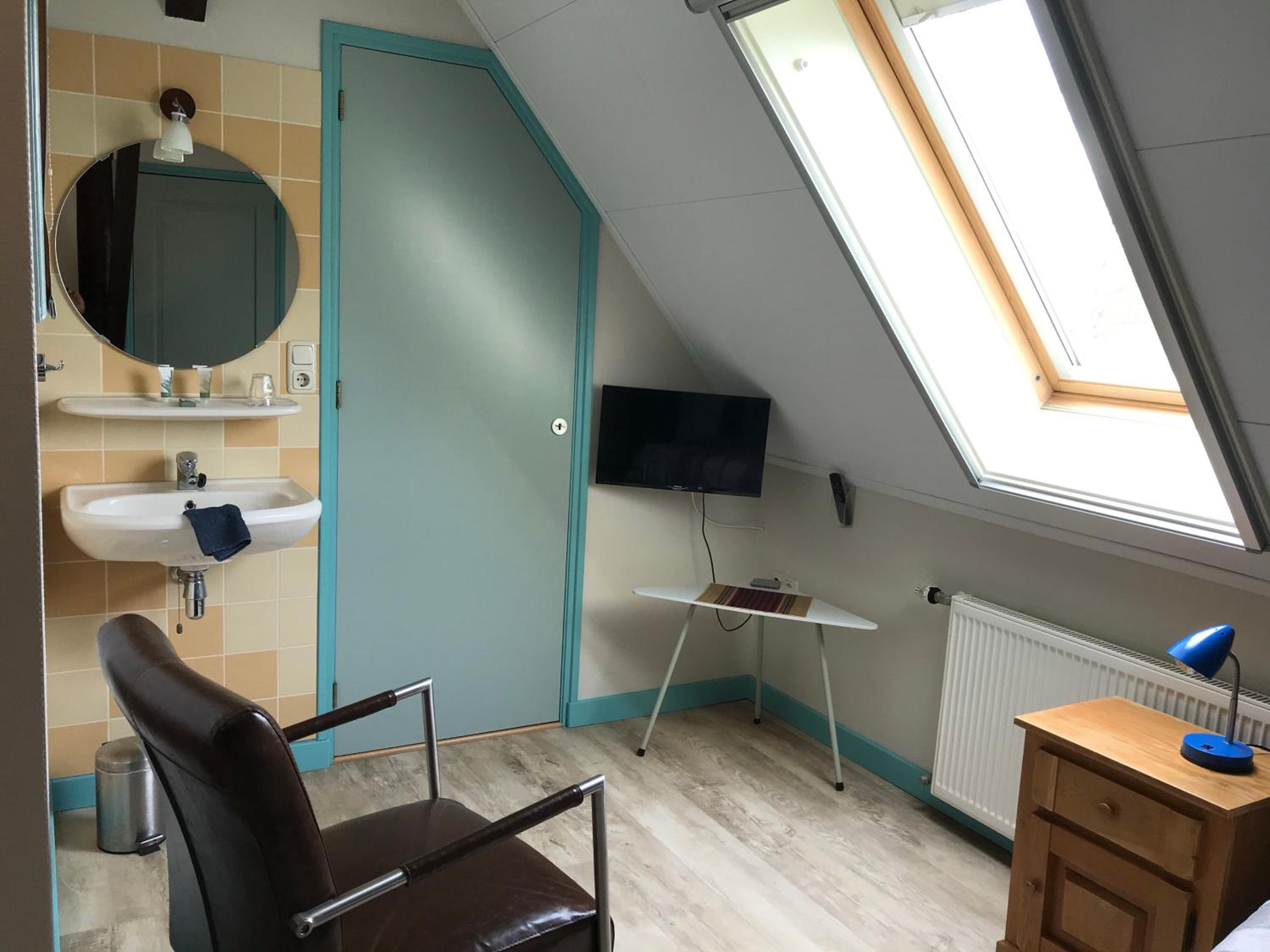 Budget Single Room