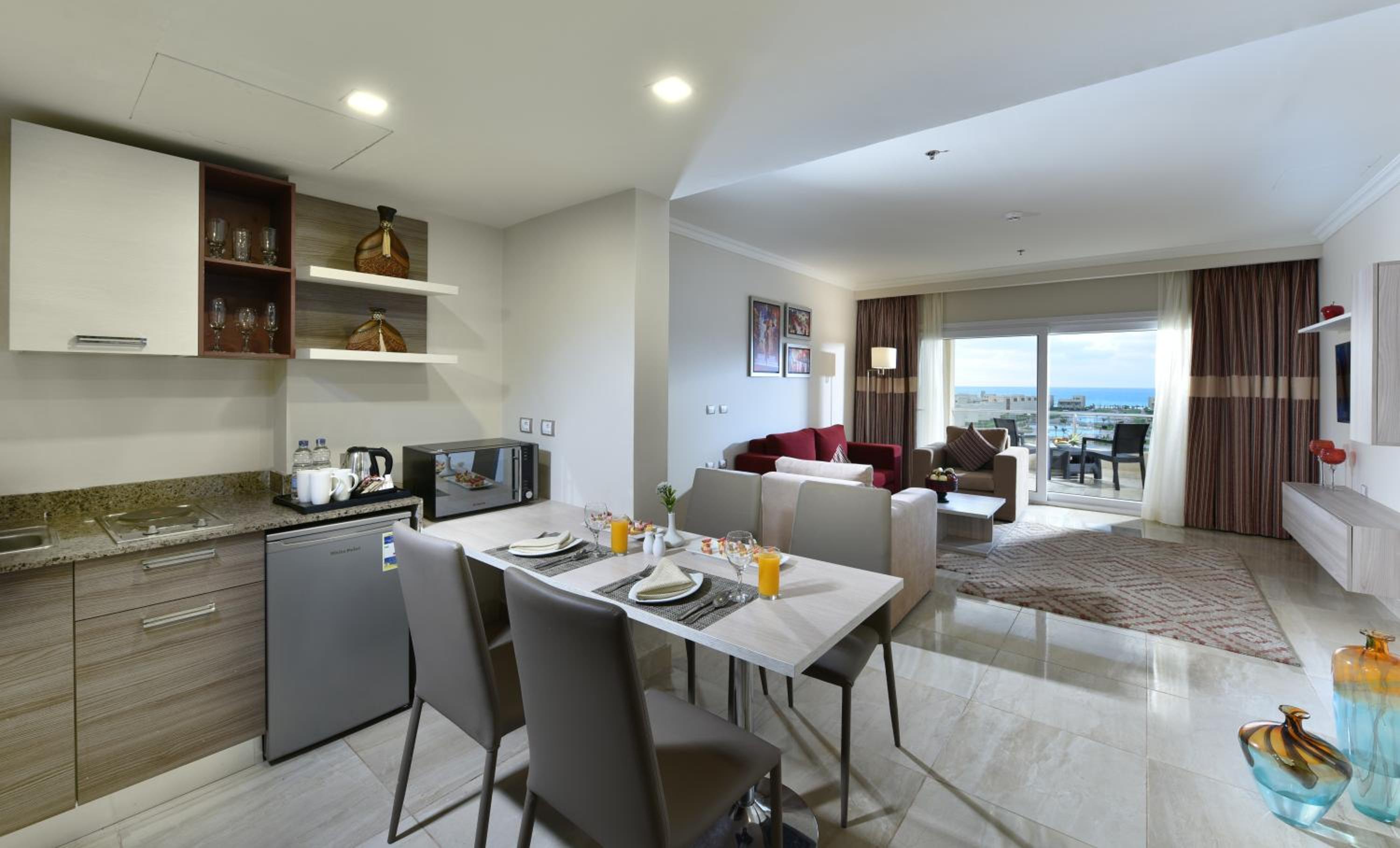 Executive Suite - Photo 3