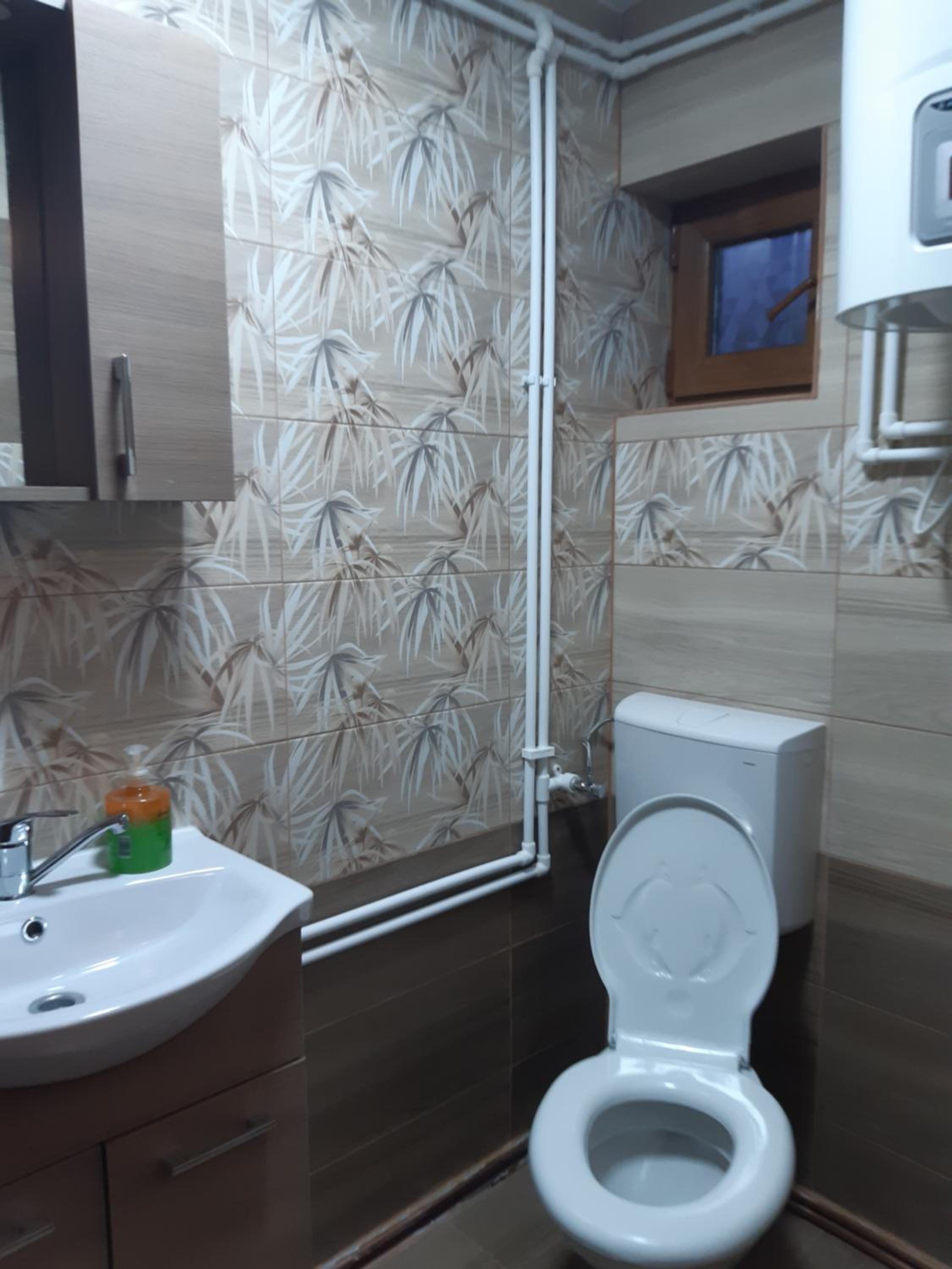 Double Room with Private Bathroom - Photo 3