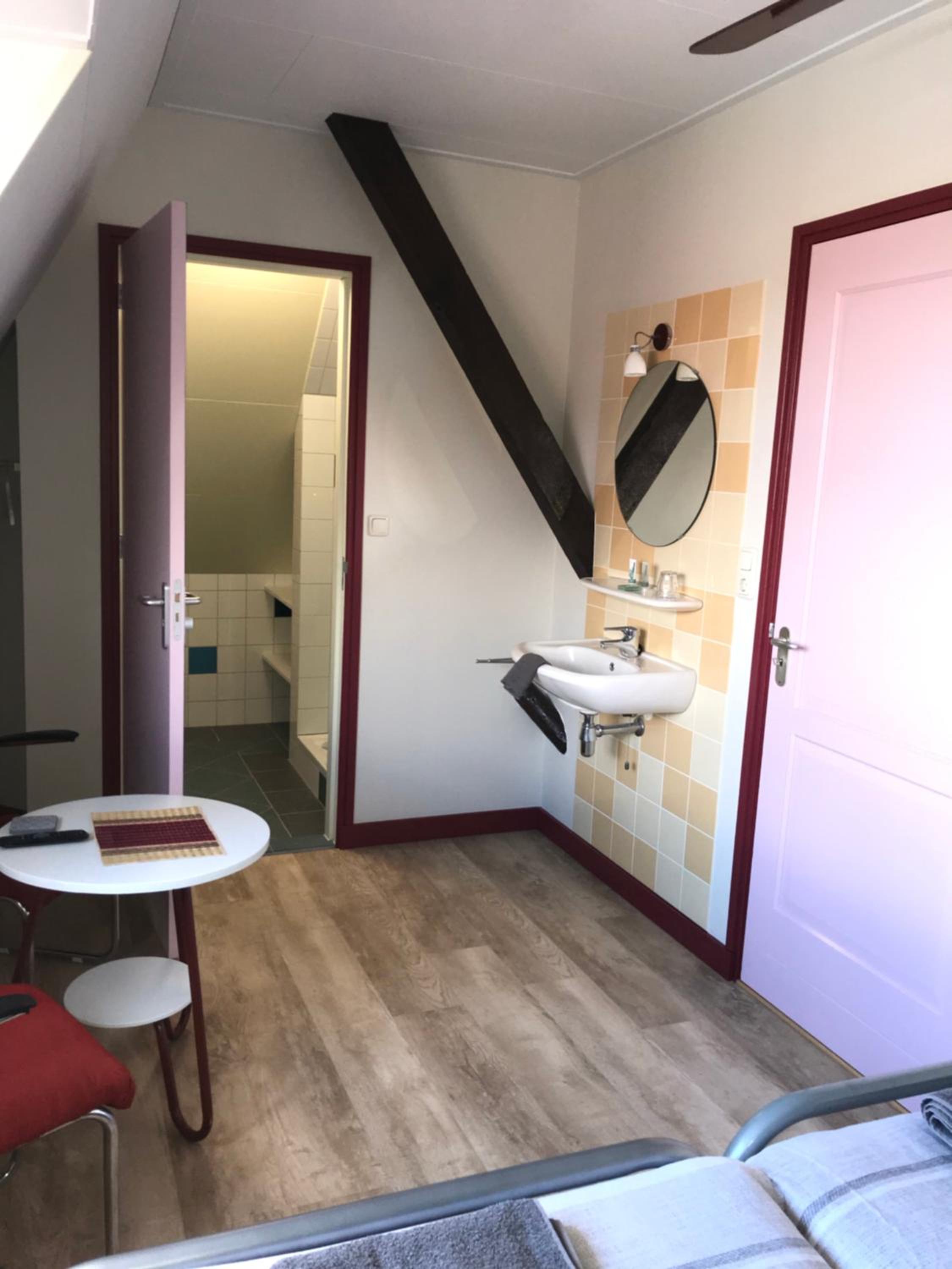 Budget Double or Twin Room - Photo 4