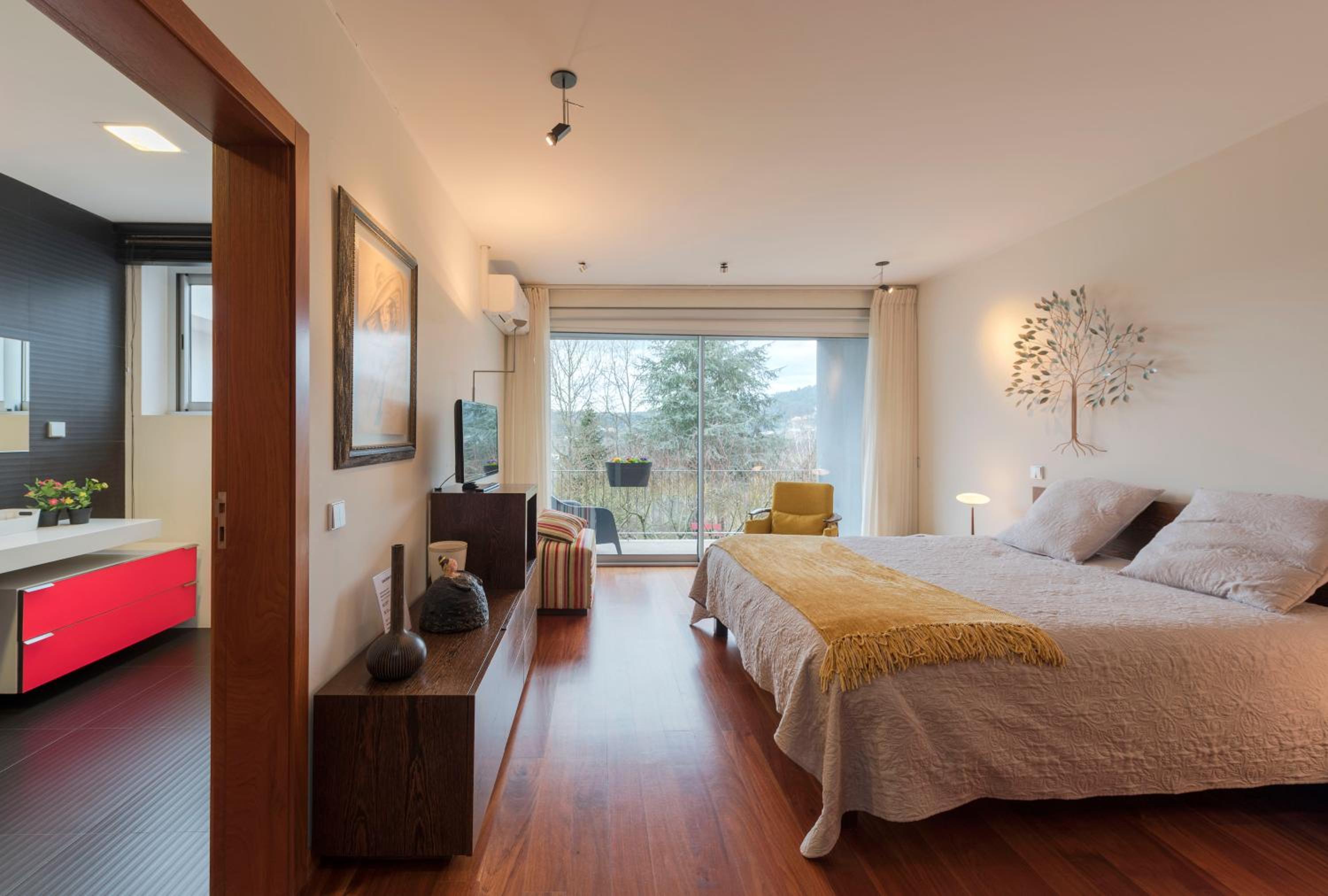 Four-Bedroom House photo 1