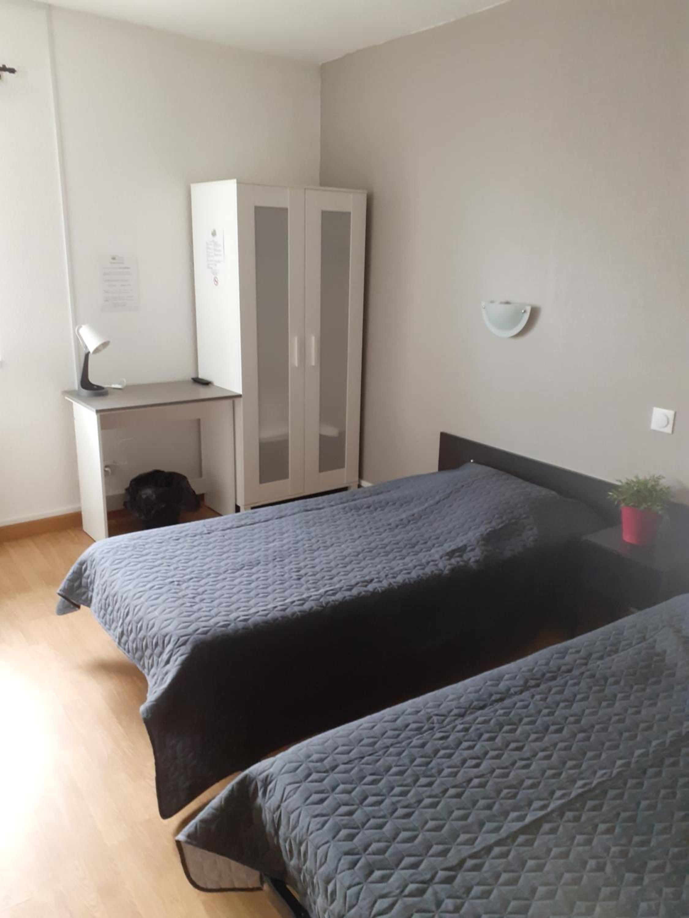 Twin Room - Photo 2