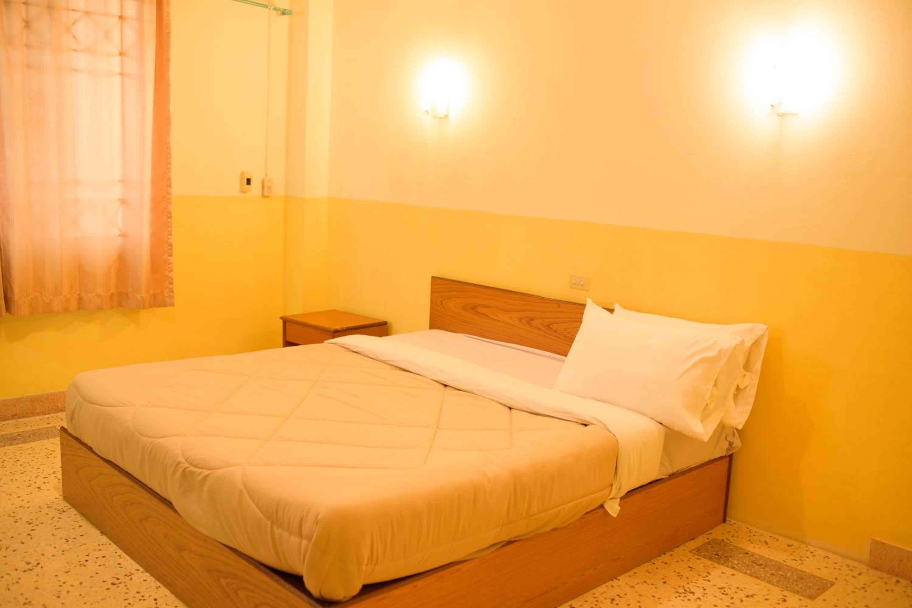 Standard Double Room - Photo 7