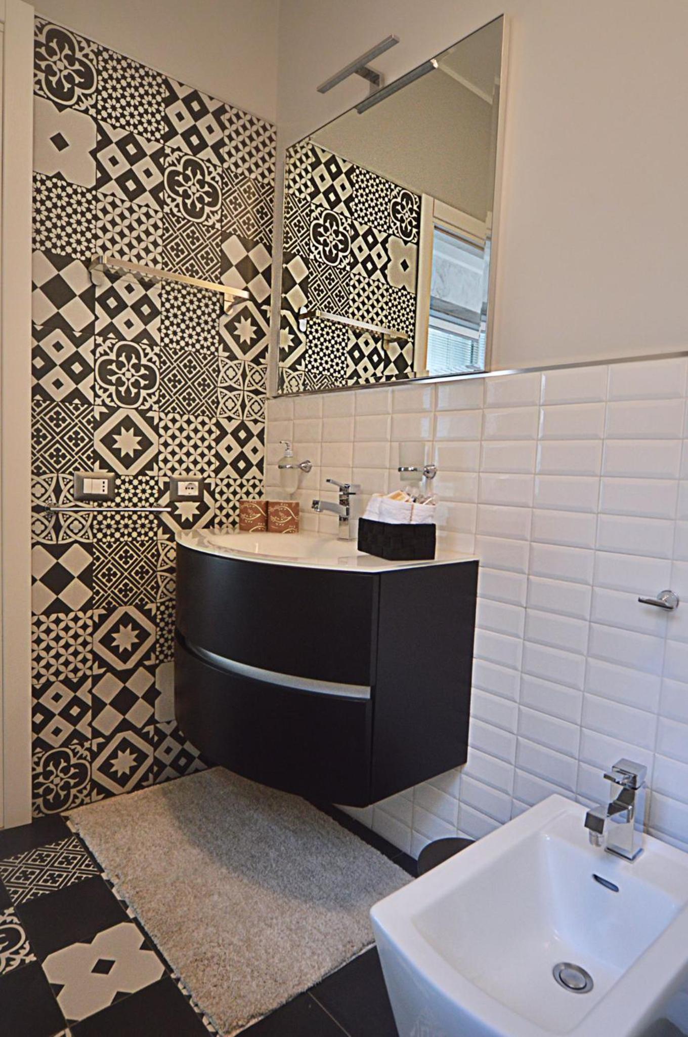 Two-Bedroom Apartment - Photo 7