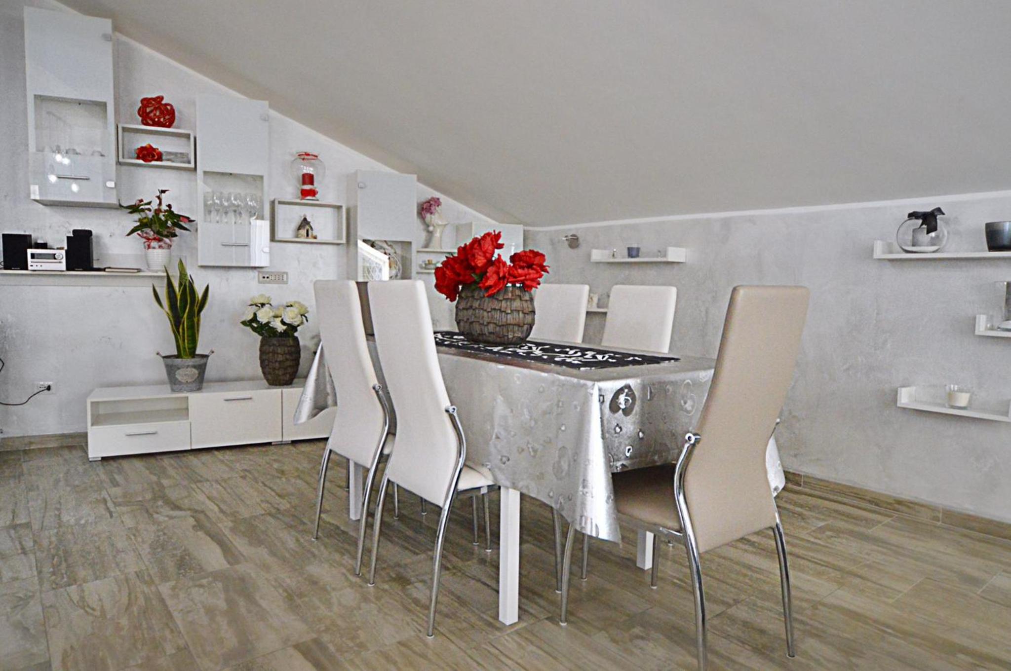 Two-Bedroom Apartment - Photo 15
