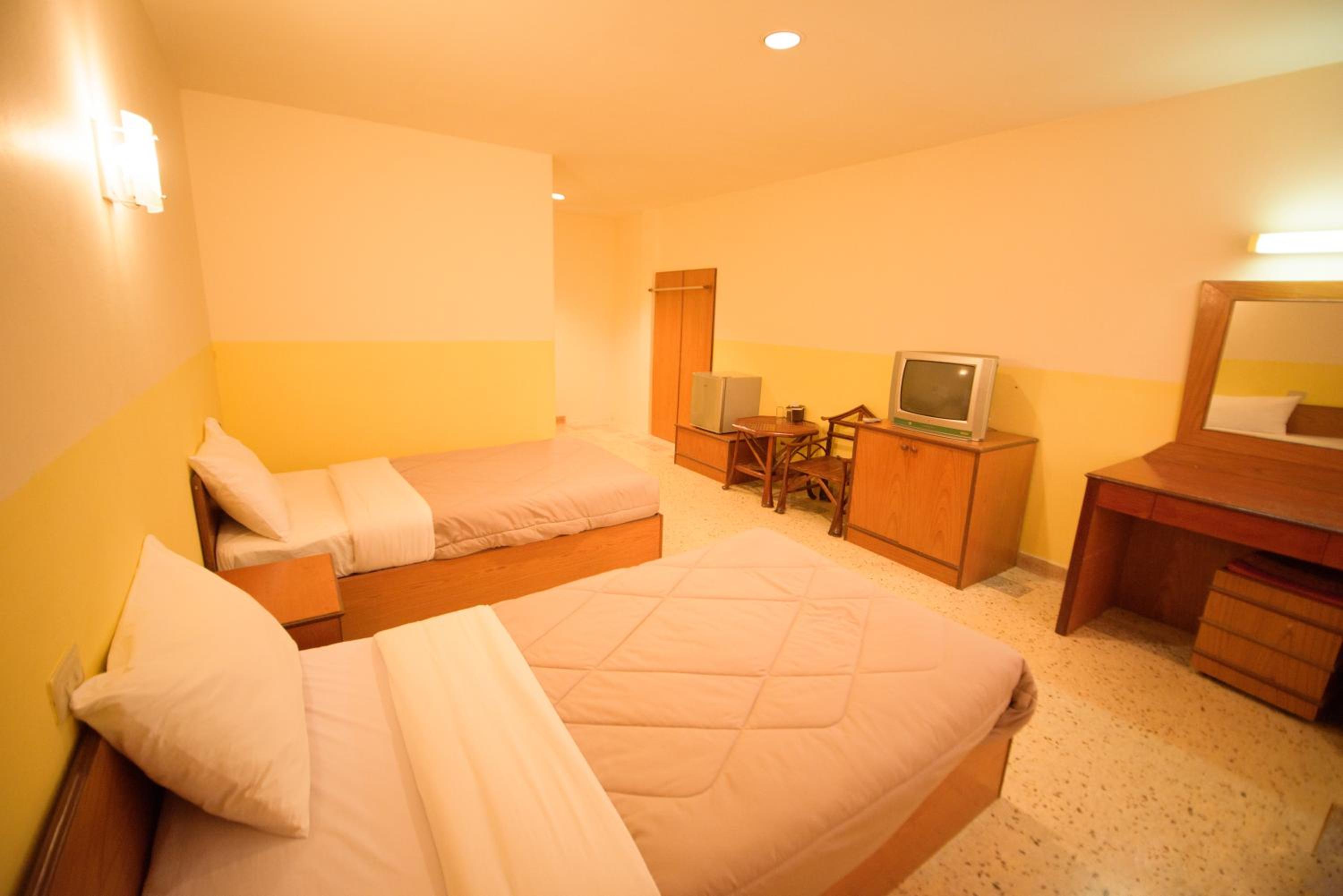 Standard Twin Room - Photo 1