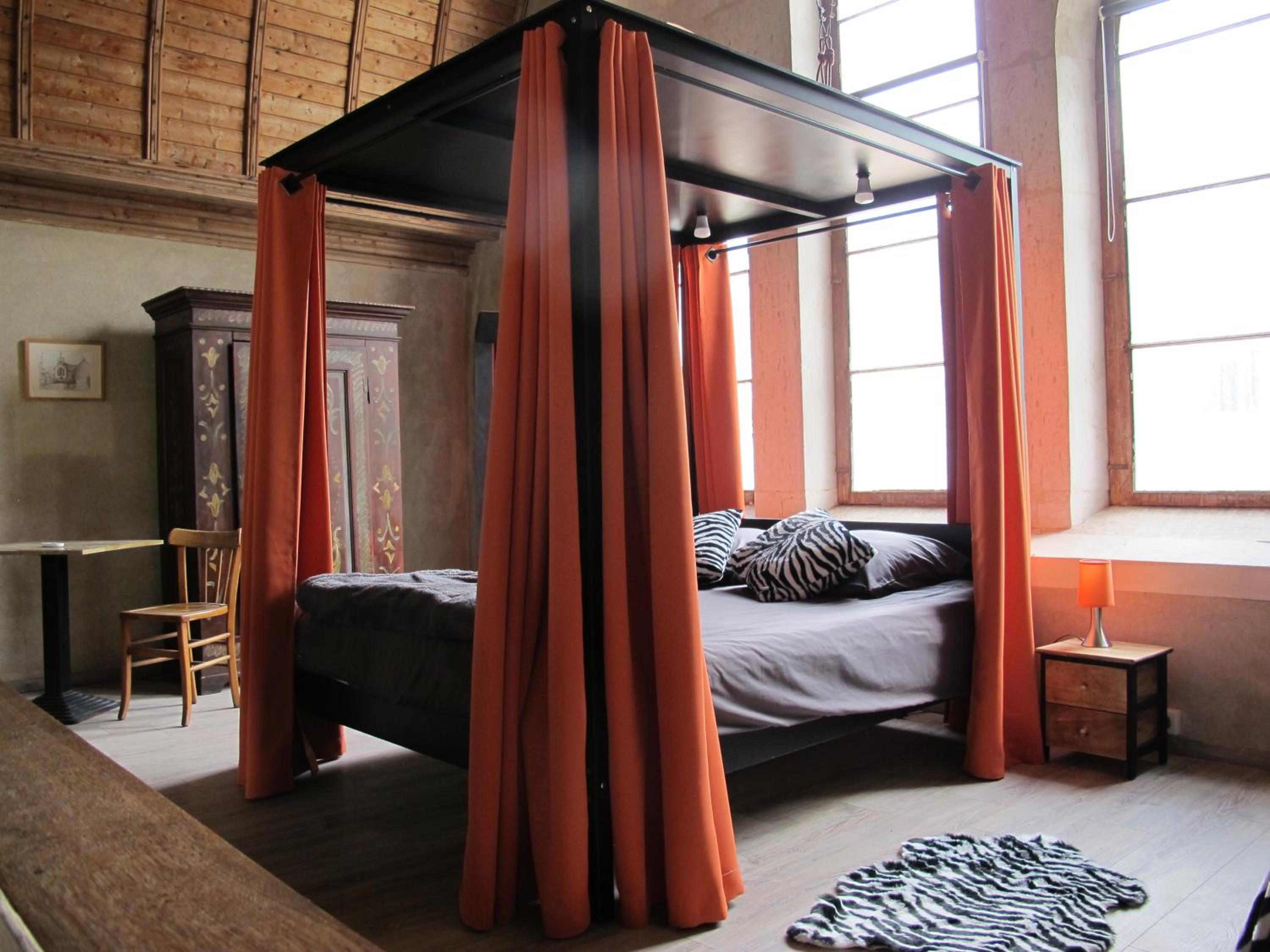 Three-Bedroom House photo 2