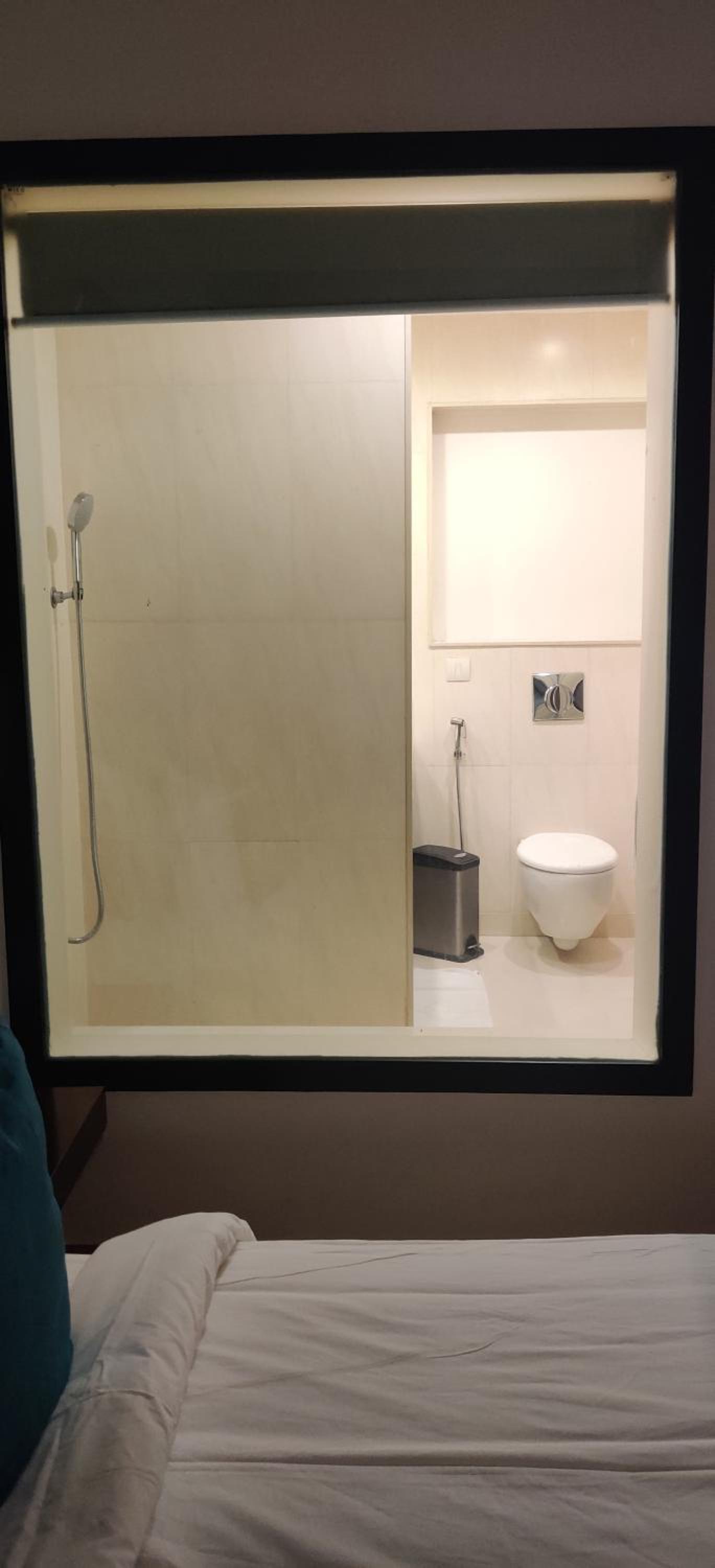 Premium Room with Balcony & with Happy Hours-1+1 offer on Alcoholic Beverages, 15% Off on Laundry service, Complimentary In-Room Refreshments featuring Cookie Platter , 15% off on Food & Beverage services photo 2