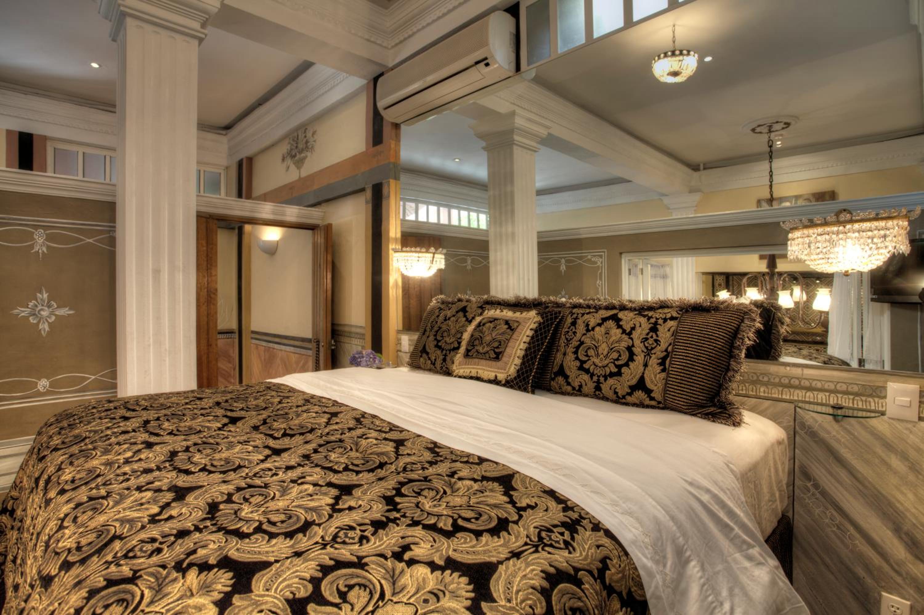 Cortez Suite