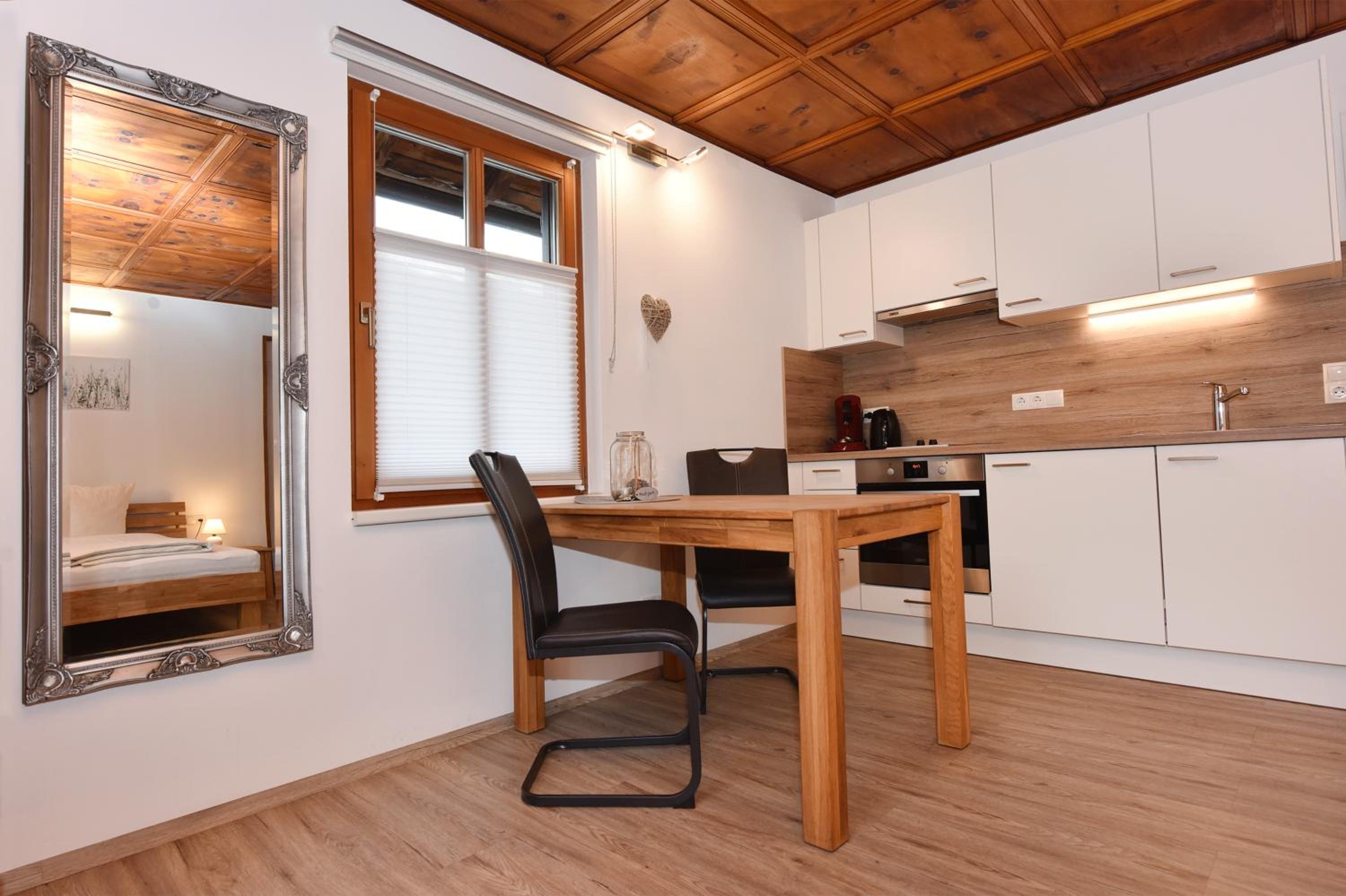 Apartment photo 2