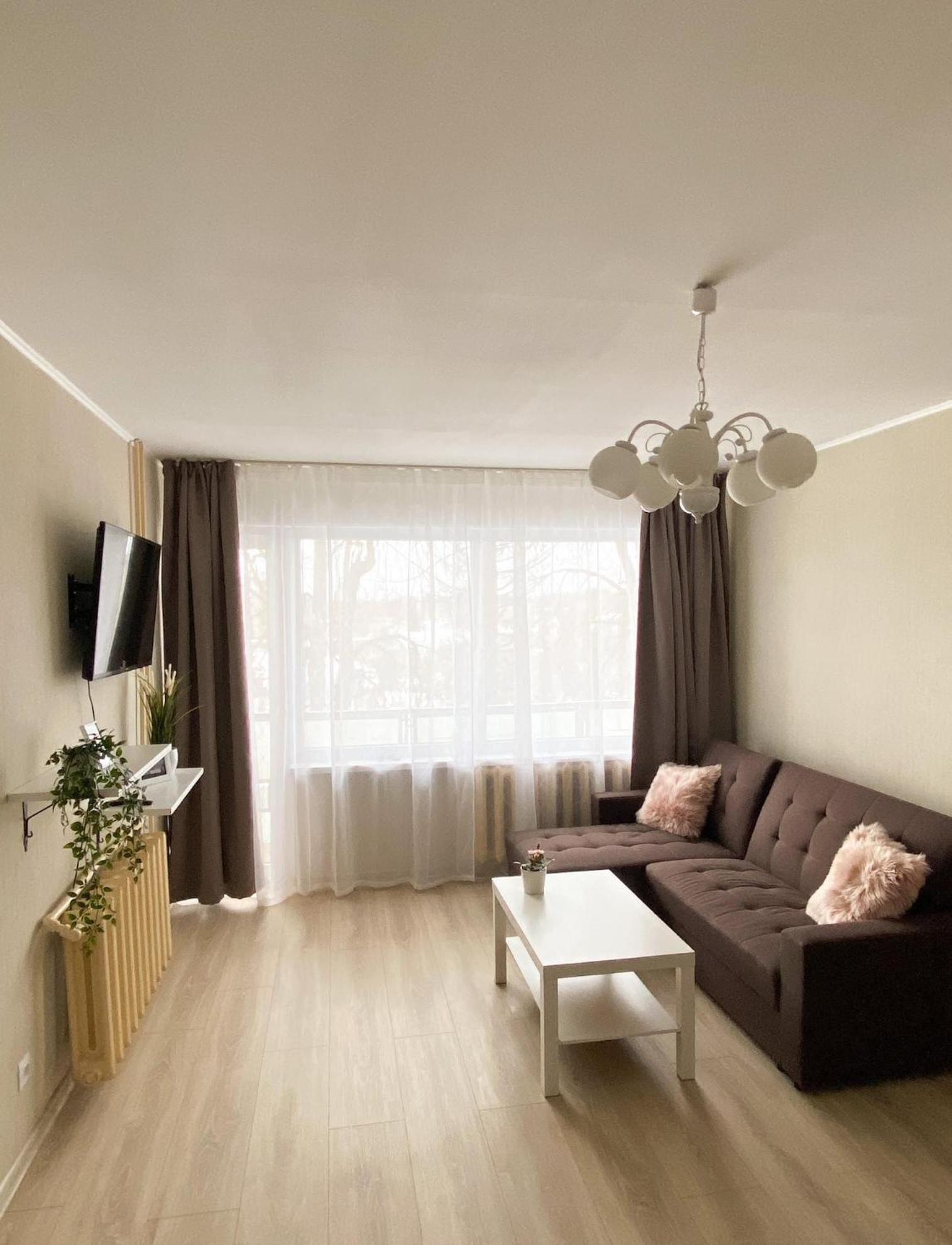 One-Bedroom Apartment - Photo 1