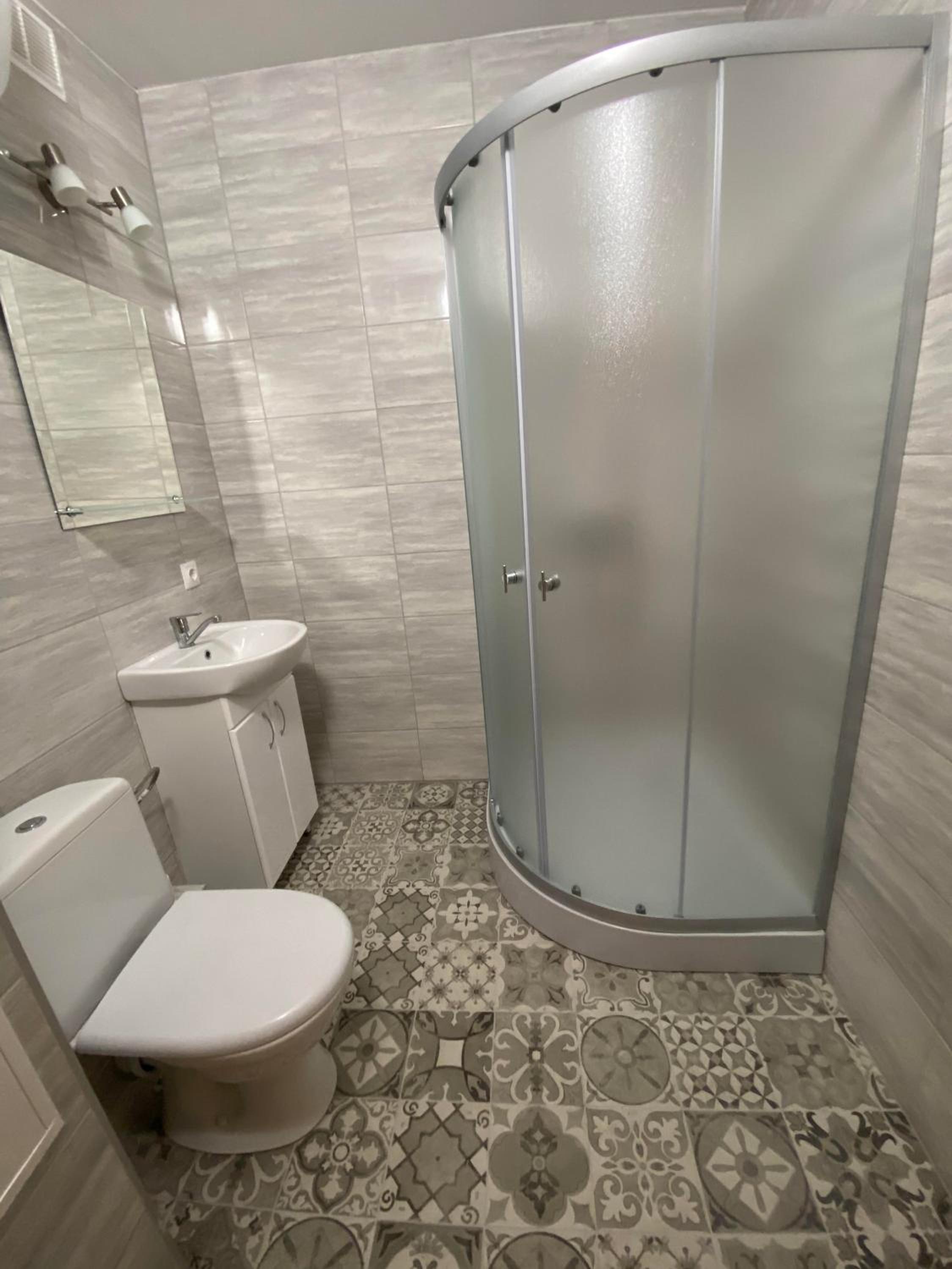 One-Bedroom Apartment - Photo 2