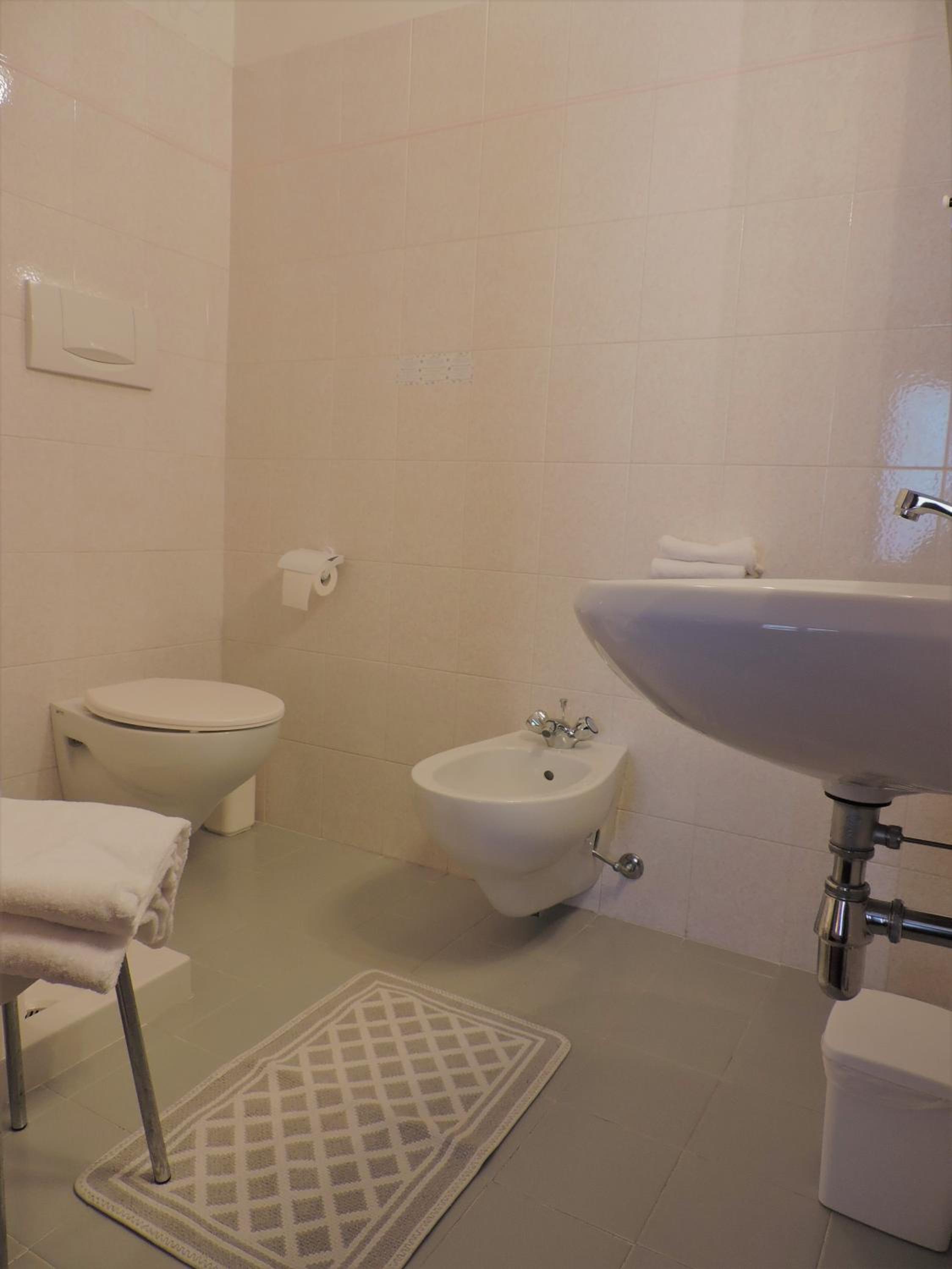 Economy Double Room - Photo 3
