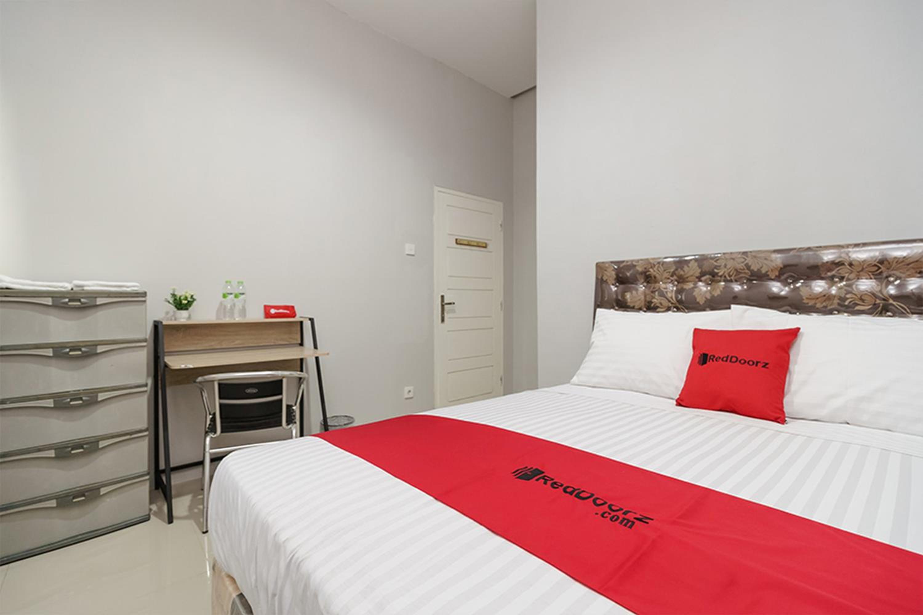 Deluxe Room - Photo 2