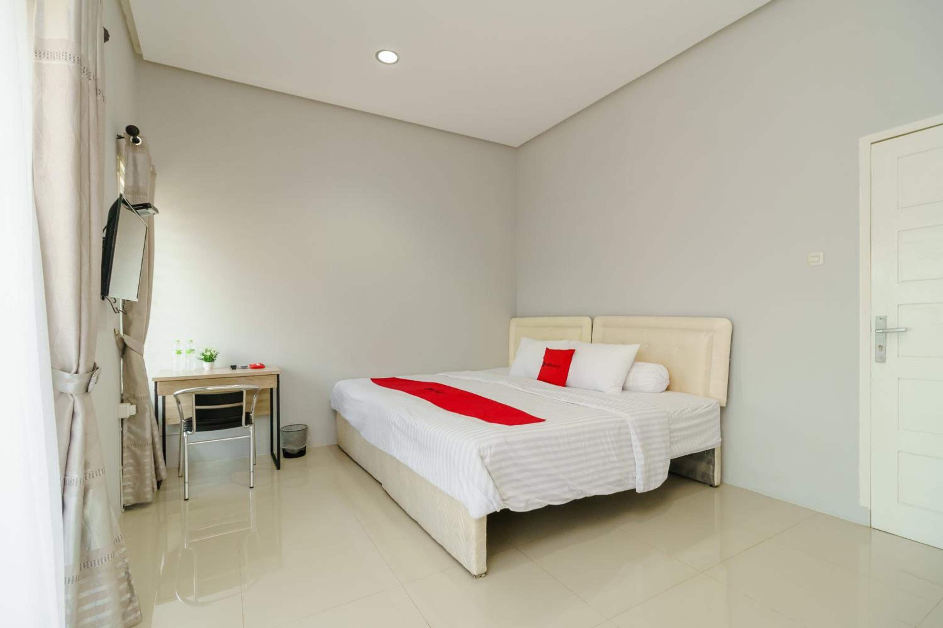Suite - Photo 5