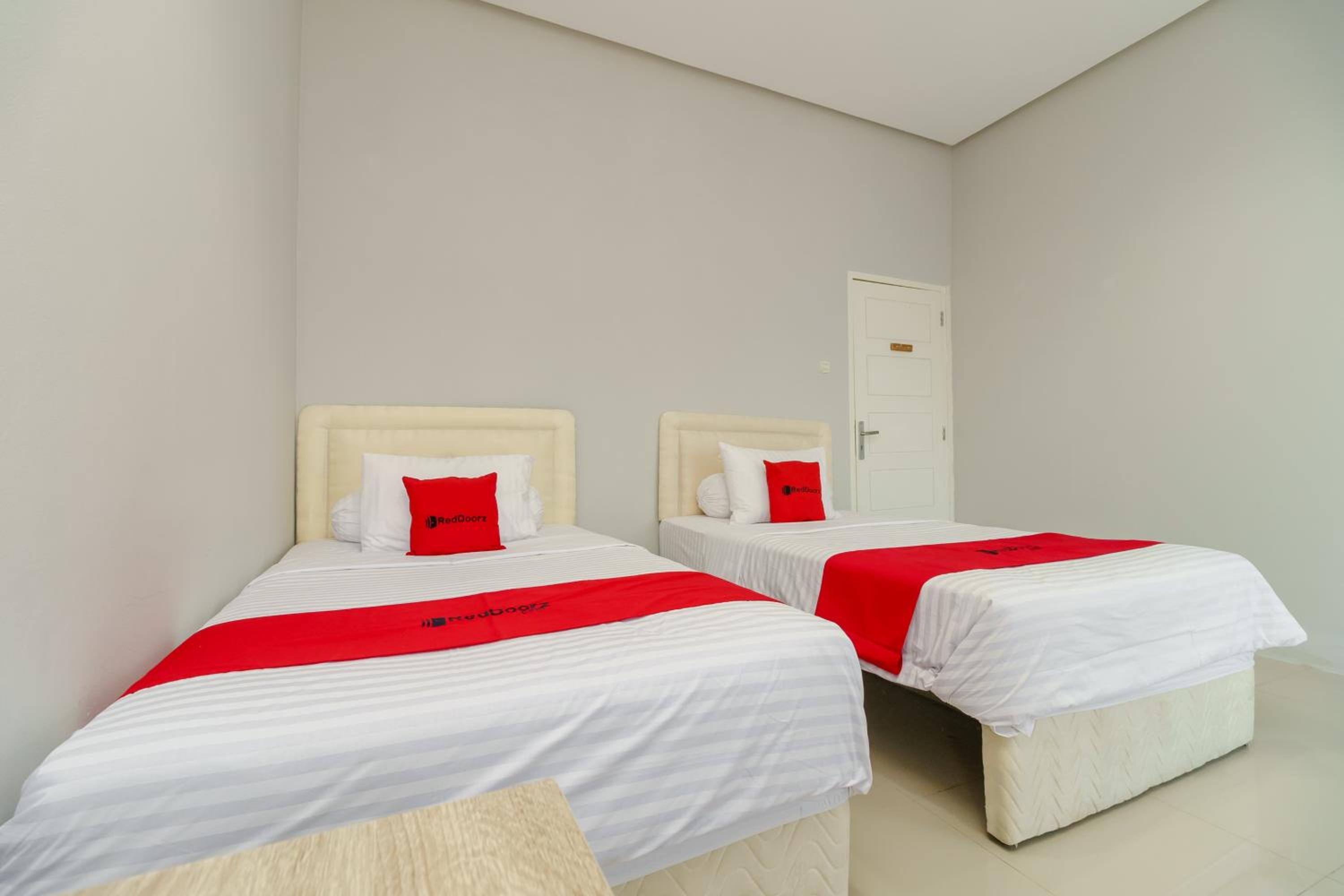 Deluxe Twin Room - Photo 2