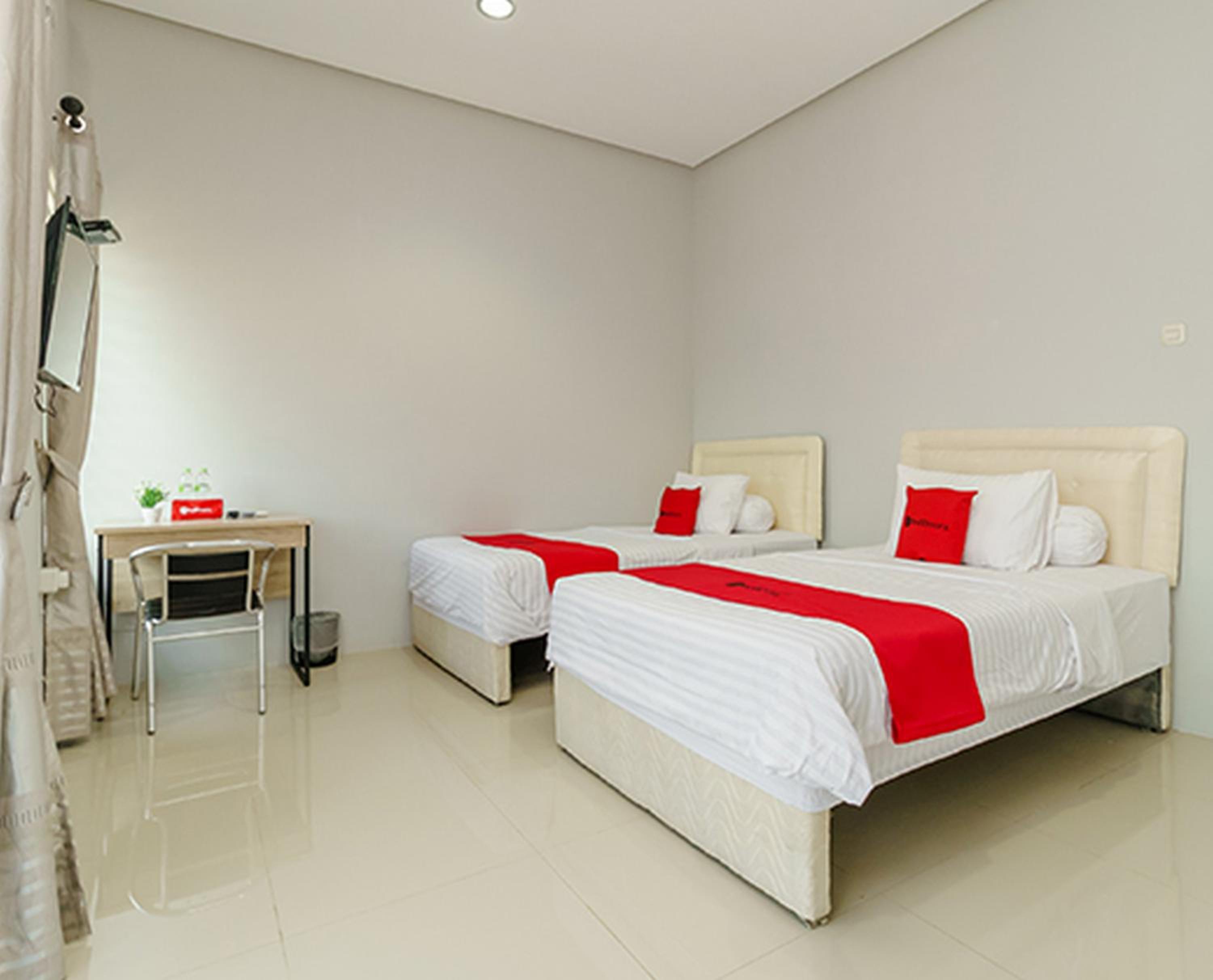 Deluxe Twin Room - Photo 10