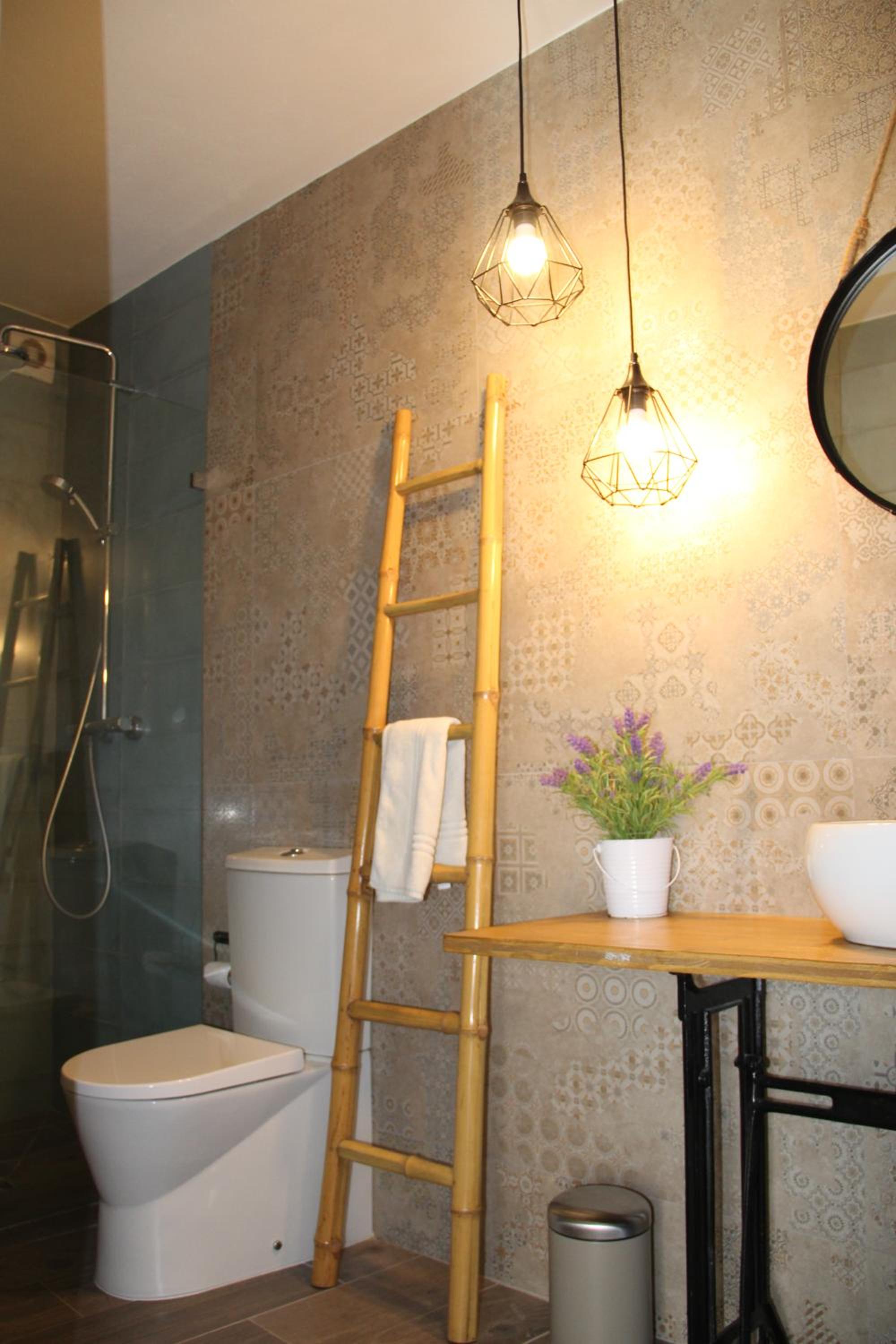 Apartment with Terrace - Photo 15