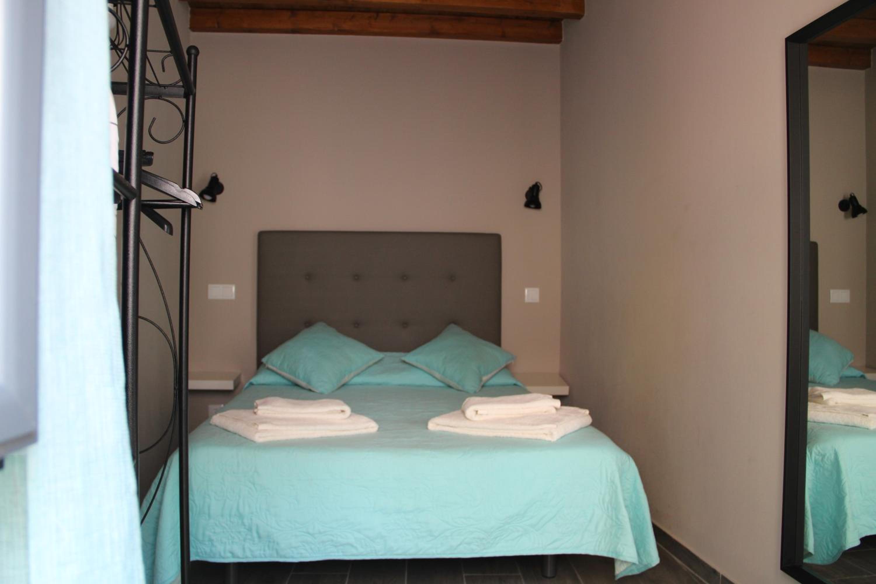 Apartment with Terrace - Photo 16
