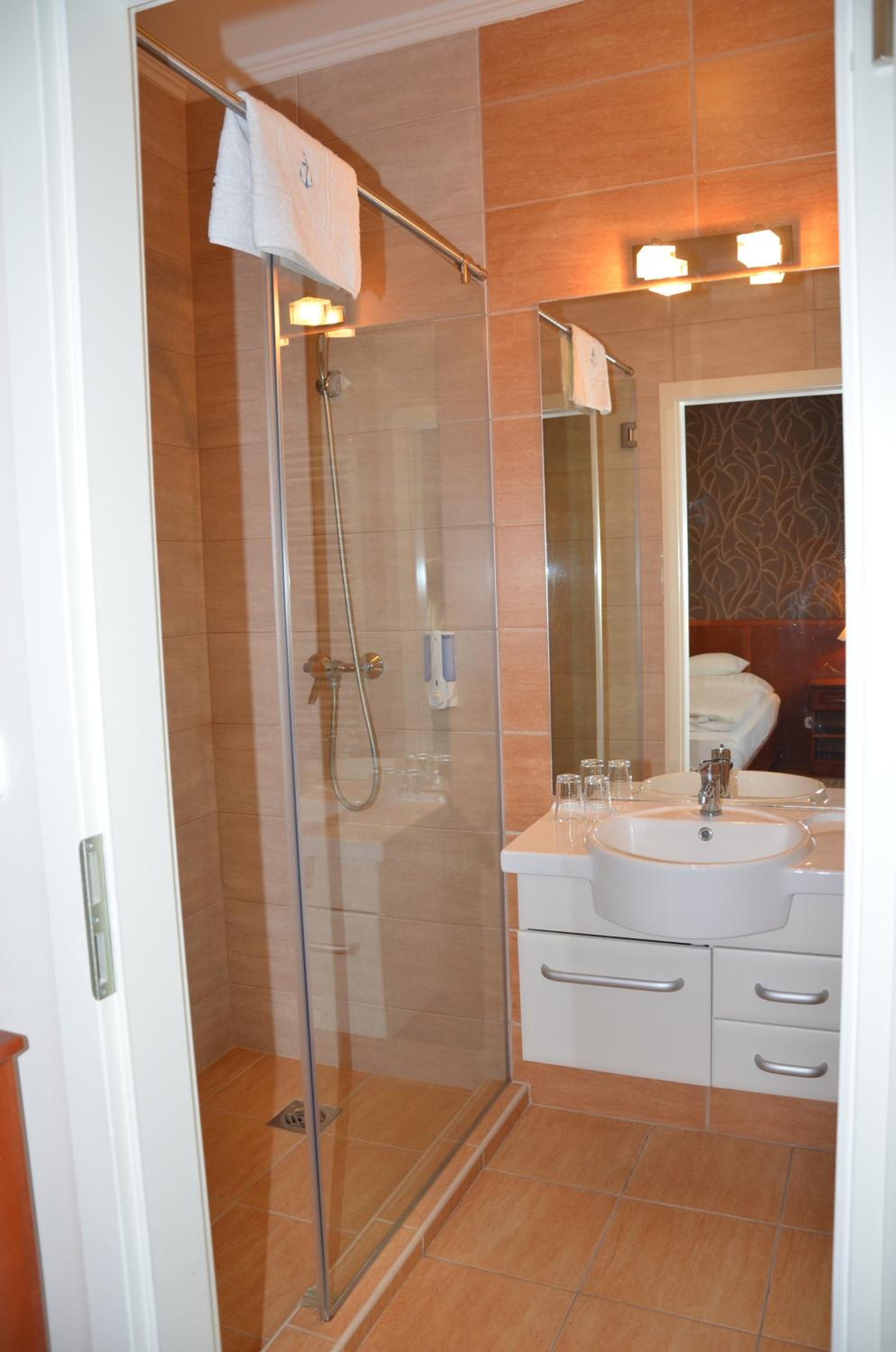 Studio Apartment - Photo 3
